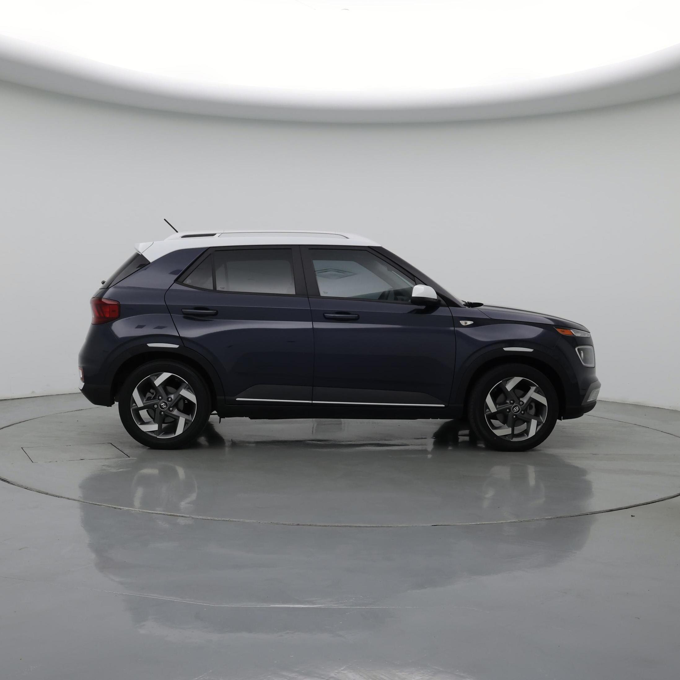 Thumbnail: 2023 Hyundai Venue - 7