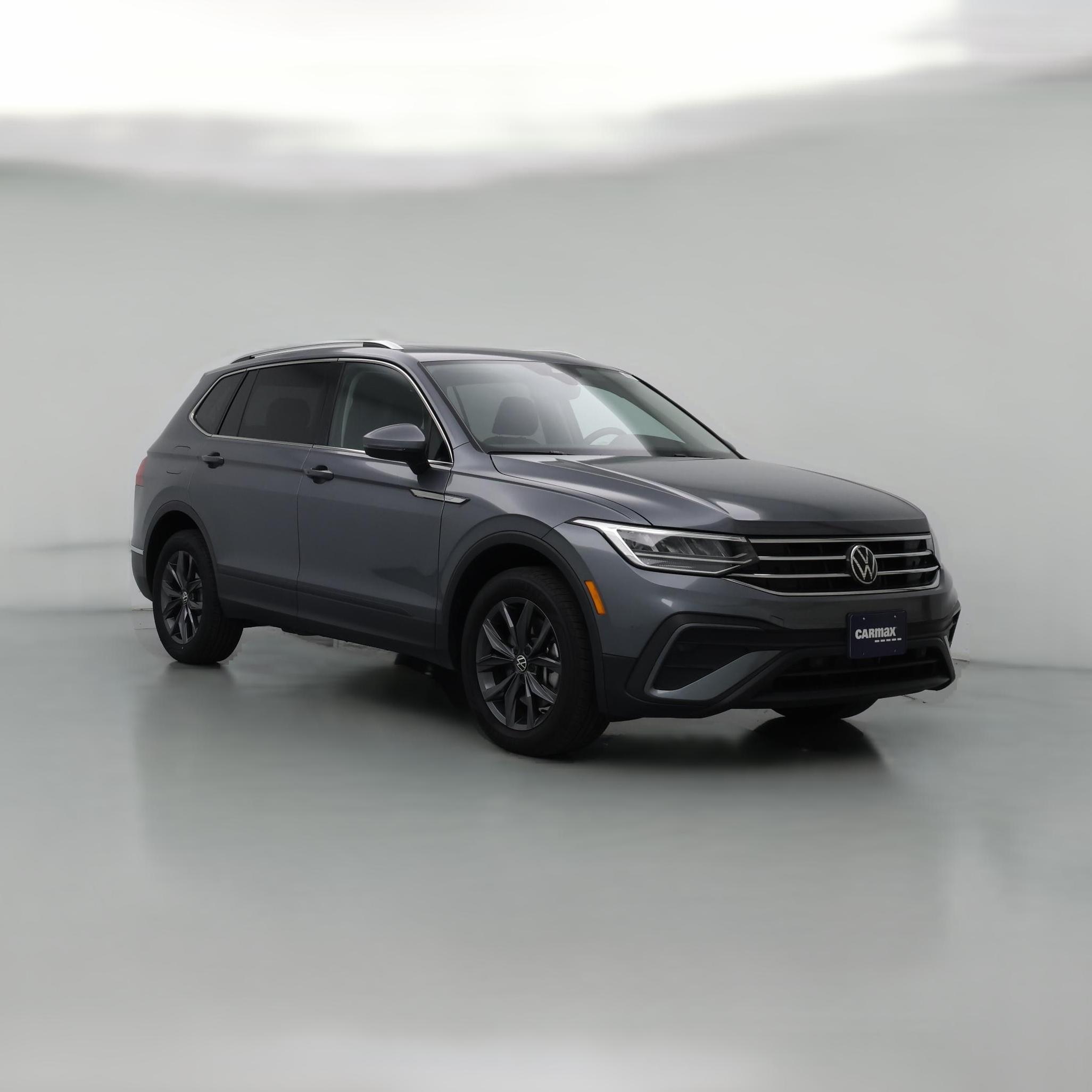 Thumbnail: 2023 Volkswagen Tiguan - 1