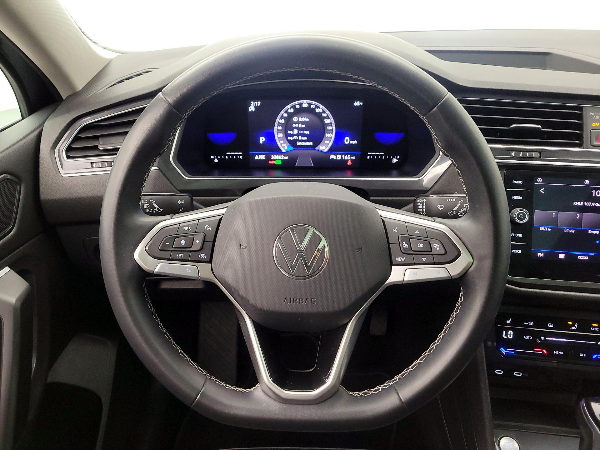 Thumbnail: 2023 Volkswagen Tiguan - 10
