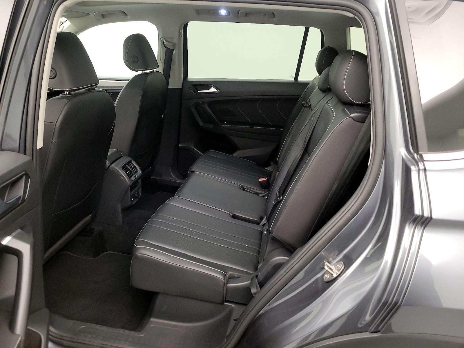 2023 Volkswagen Tiguan SE - Photo 21