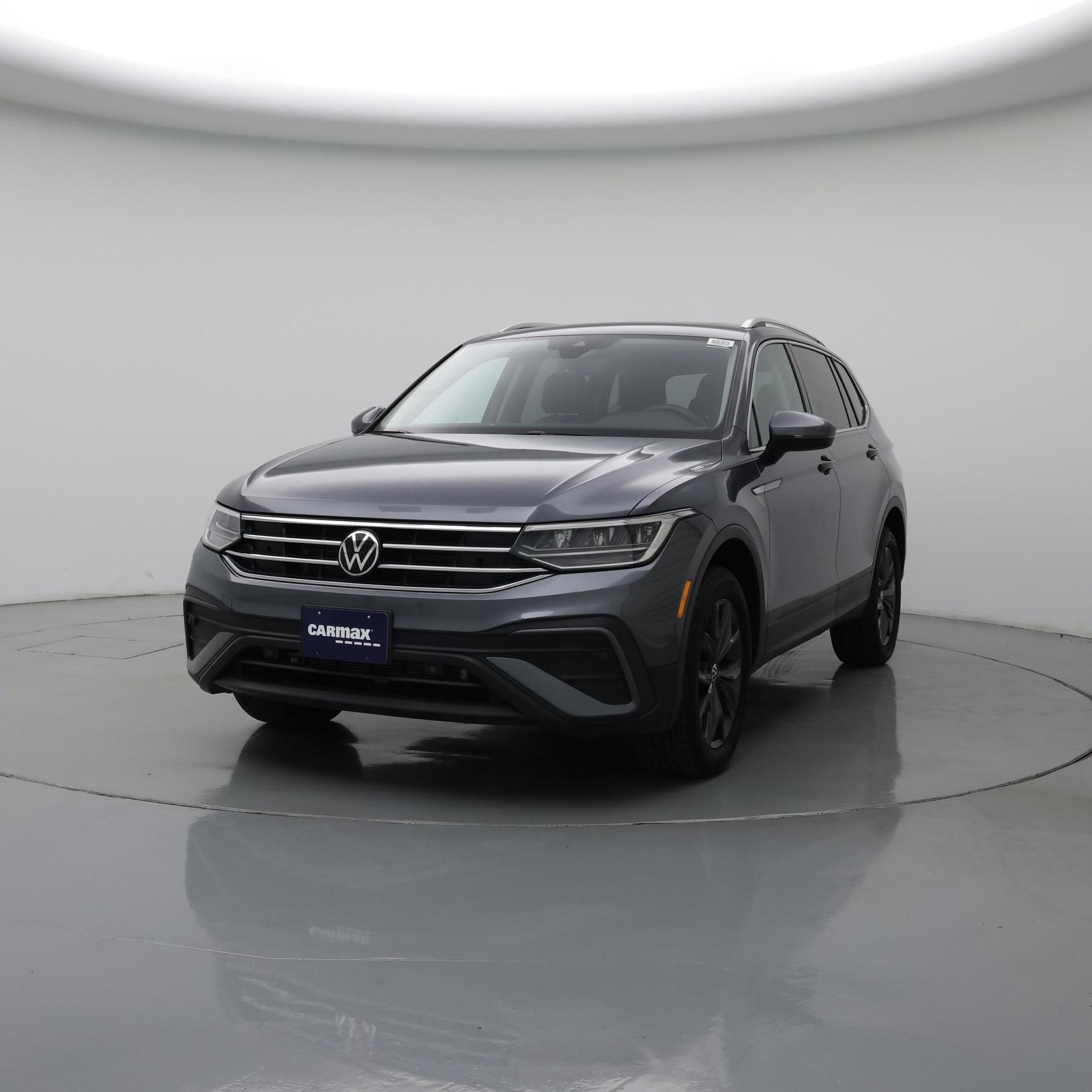 Thumbnail: 2023 Volkswagen Tiguan - 4