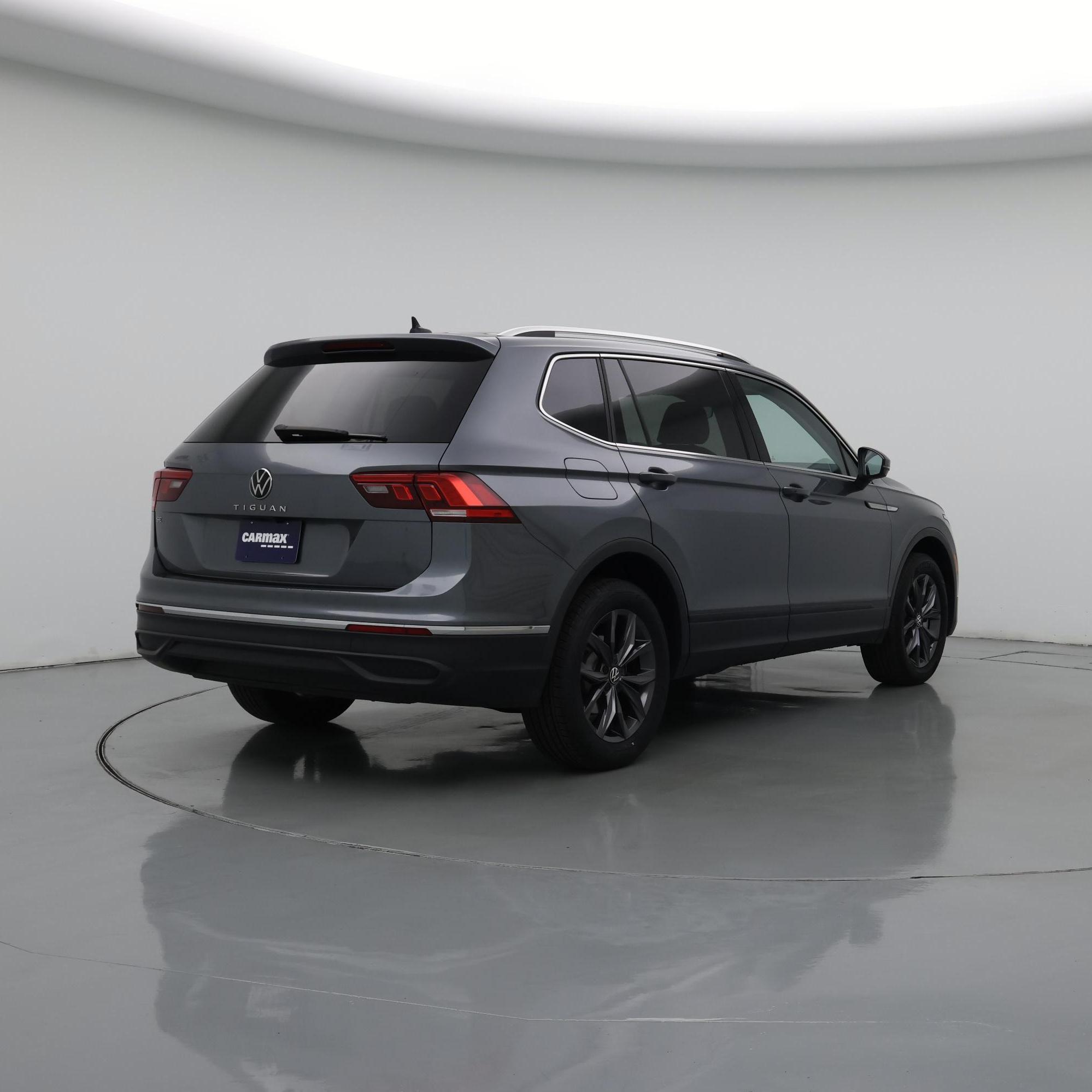Thumbnail: 2023 Volkswagen Tiguan - 8