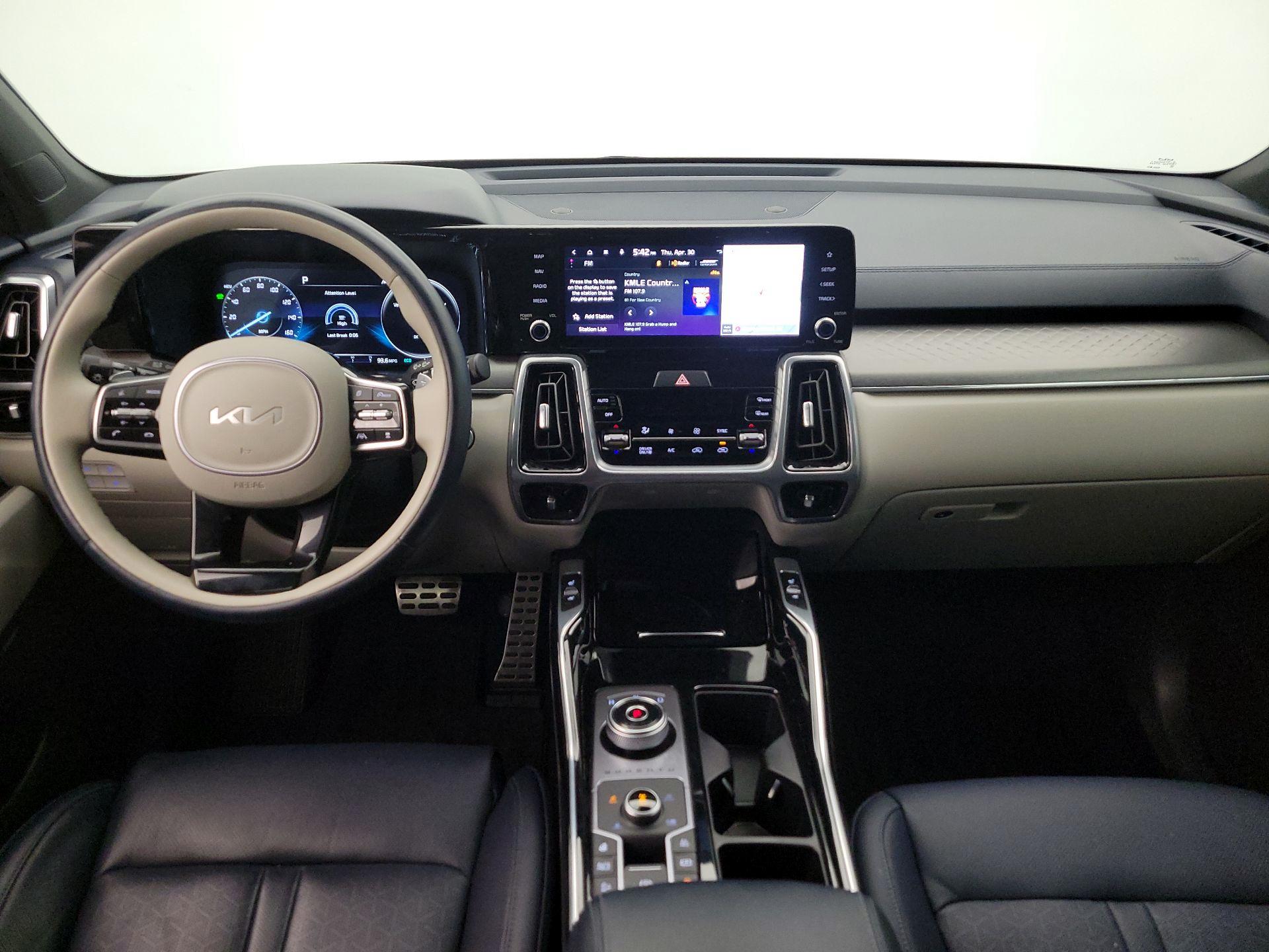 Thumbnail: 2023 Kia Sorento - 9