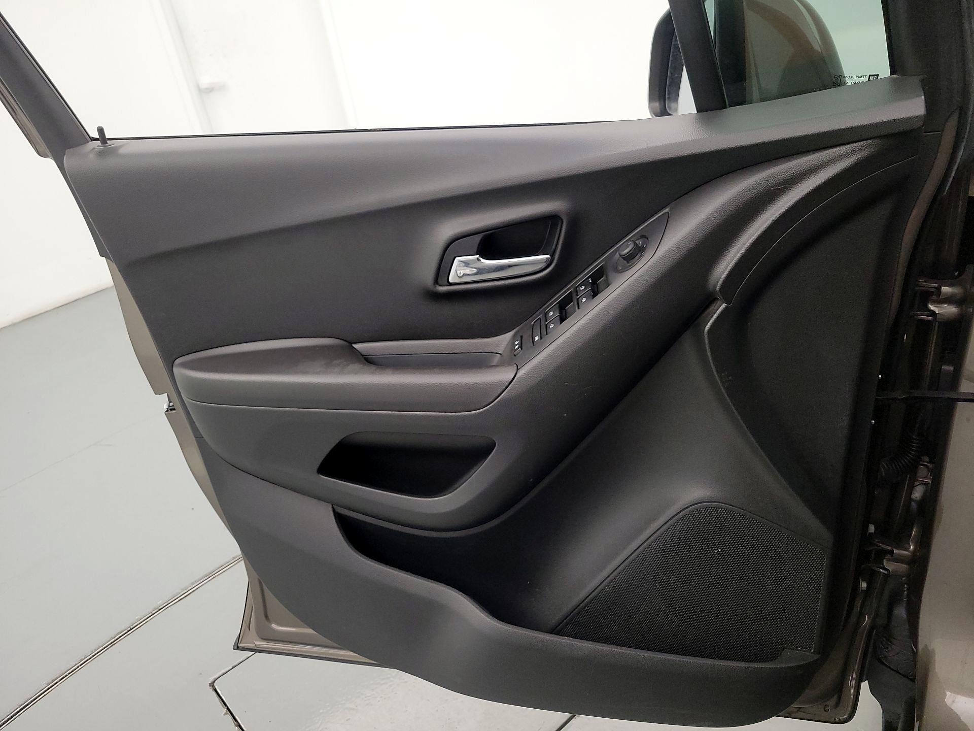 Thumbnail: 2020 Chevrolet Trax - 12
