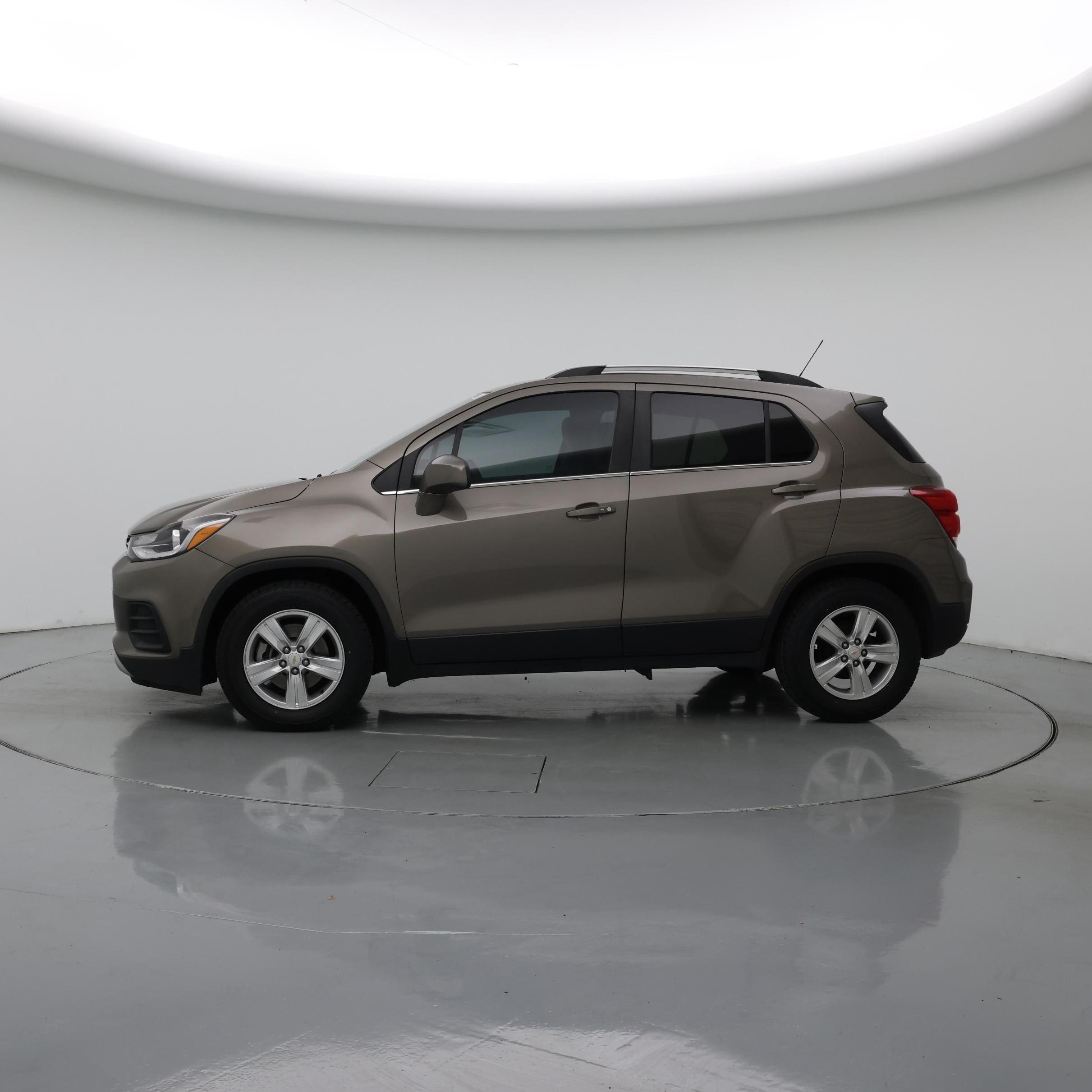 Thumbnail: 2020 Chevrolet Trax - 3