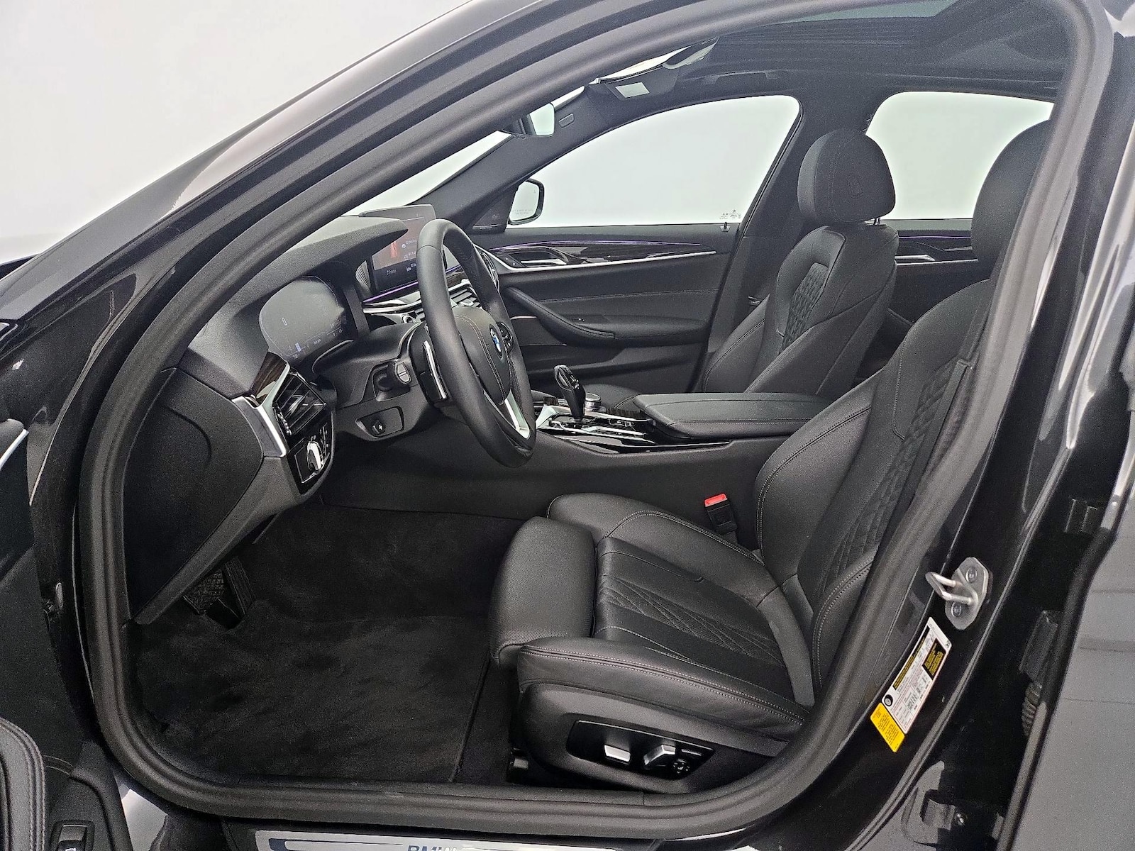 2023 BMW 5 Series 530i - Photo 12