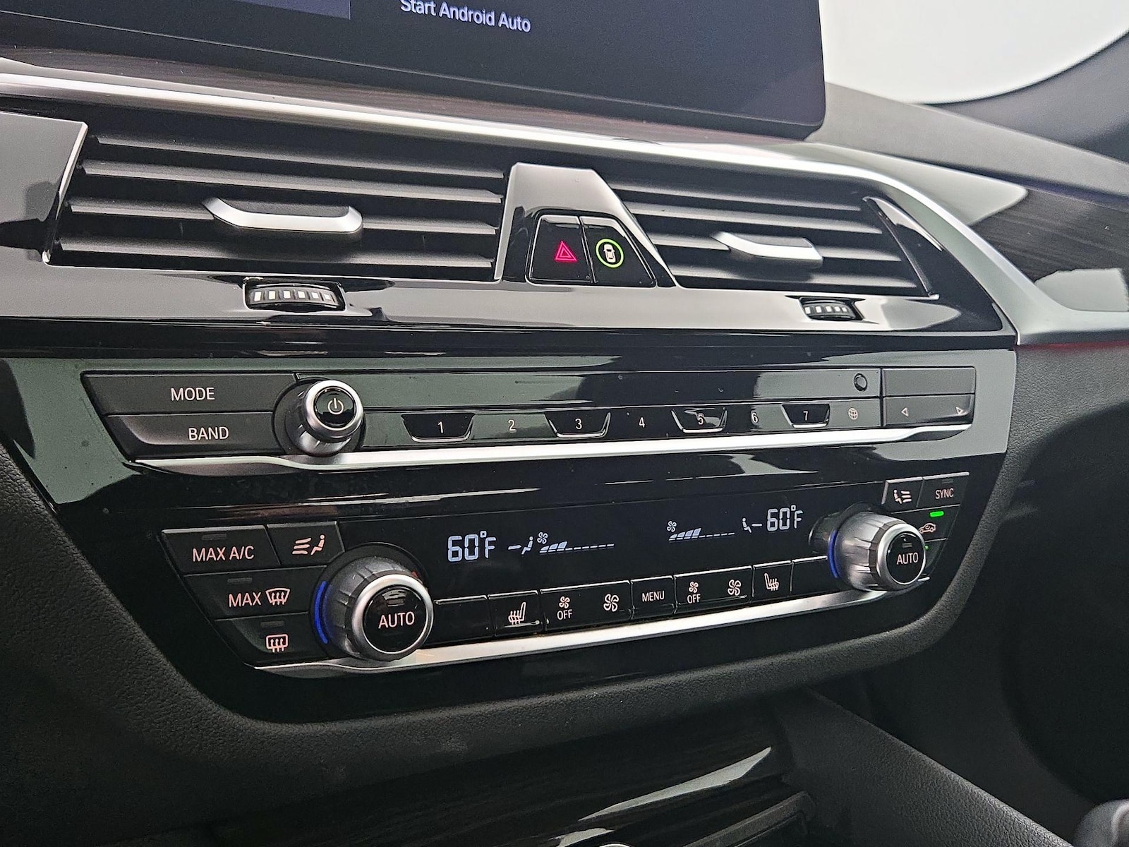 2023 BMW 5 Series 530i - Photo 18