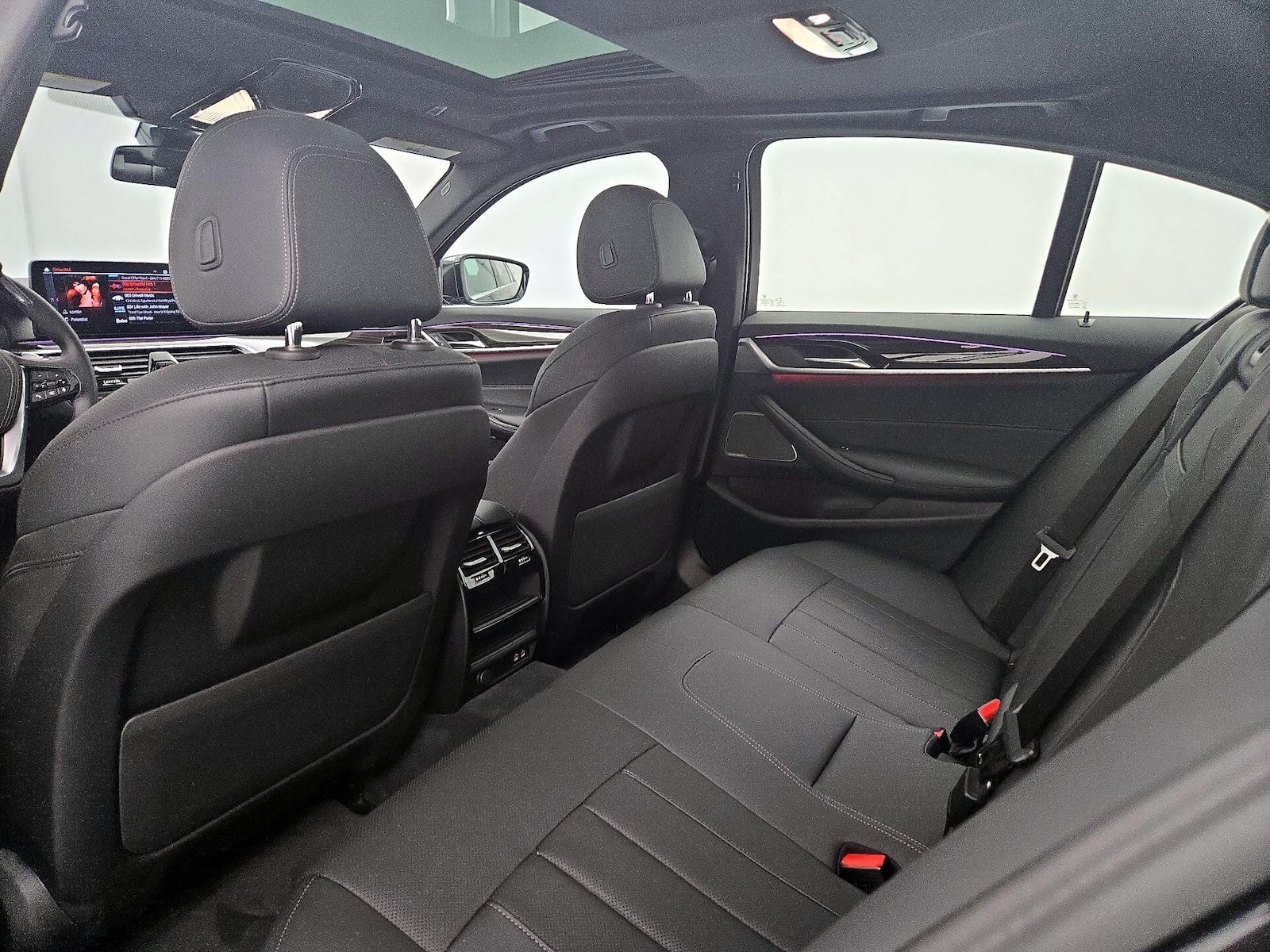 2023 BMW 5 Series 530i - Photo 22