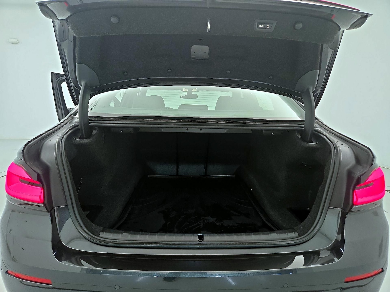 2023 BMW 5 Series 530i - Photo 23