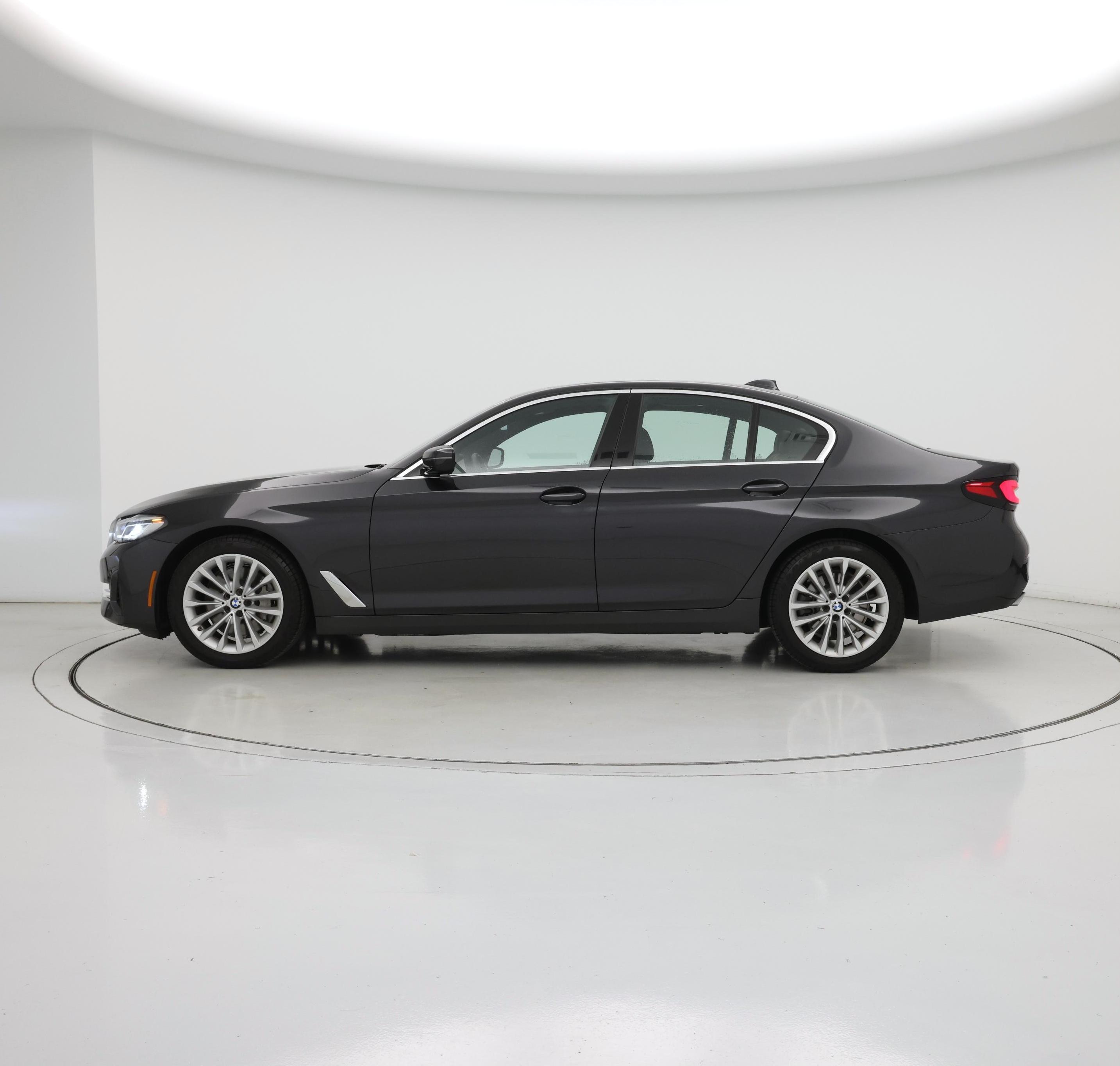 Thumbnail: 2023 BMW 5 Series - 3