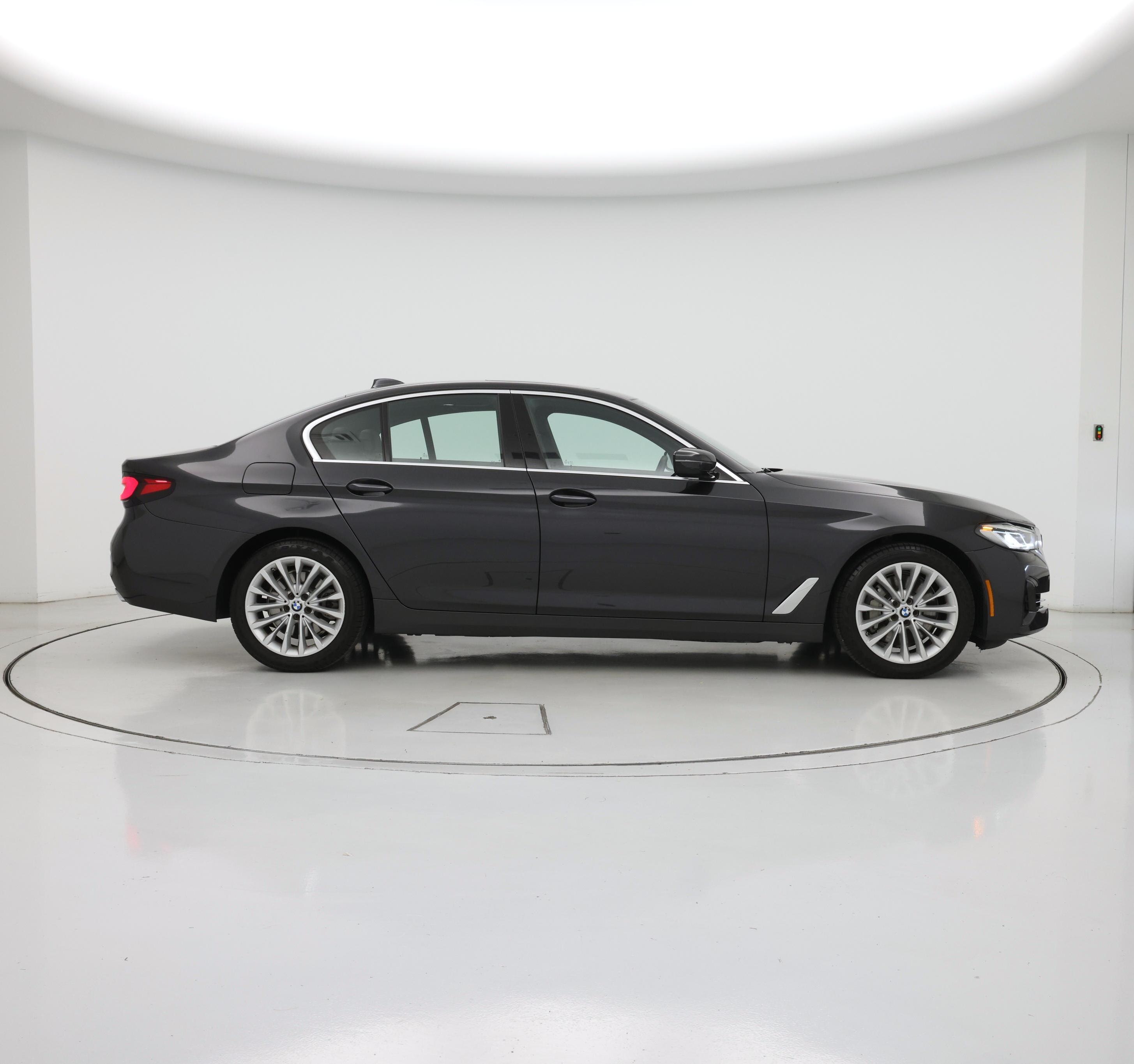 Thumbnail: 2023 BMW 5 Series - 7