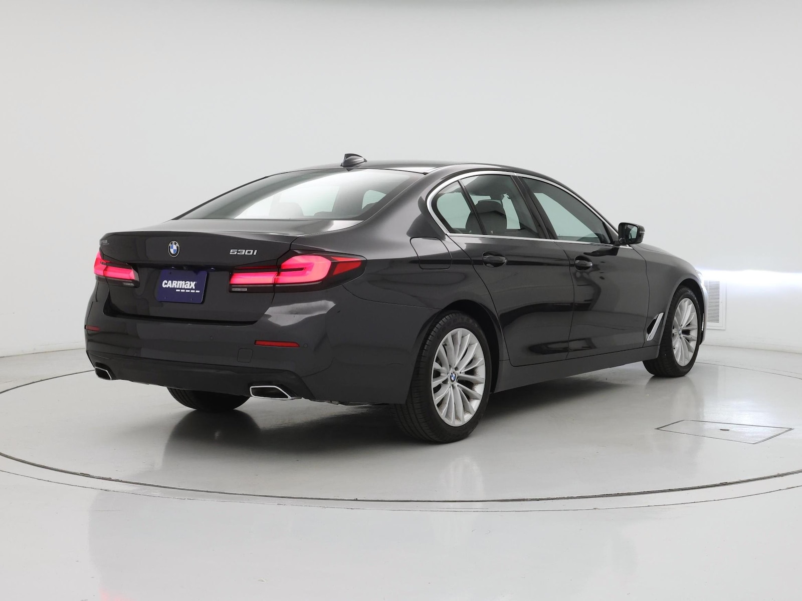 2023 BMW 5 Series 530i - Photo 9