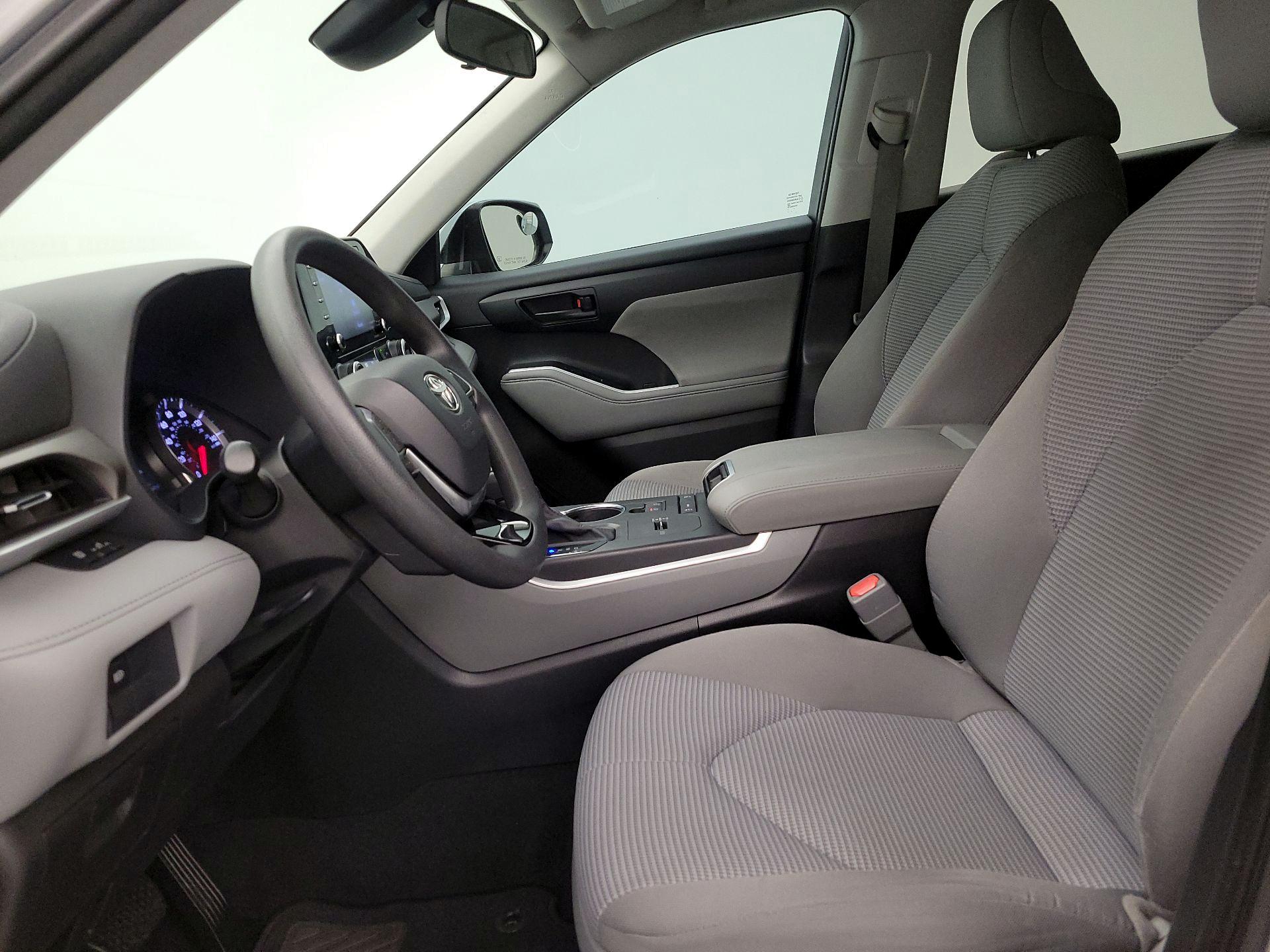 Thumbnail: 2021 Toyota Highlander - 11