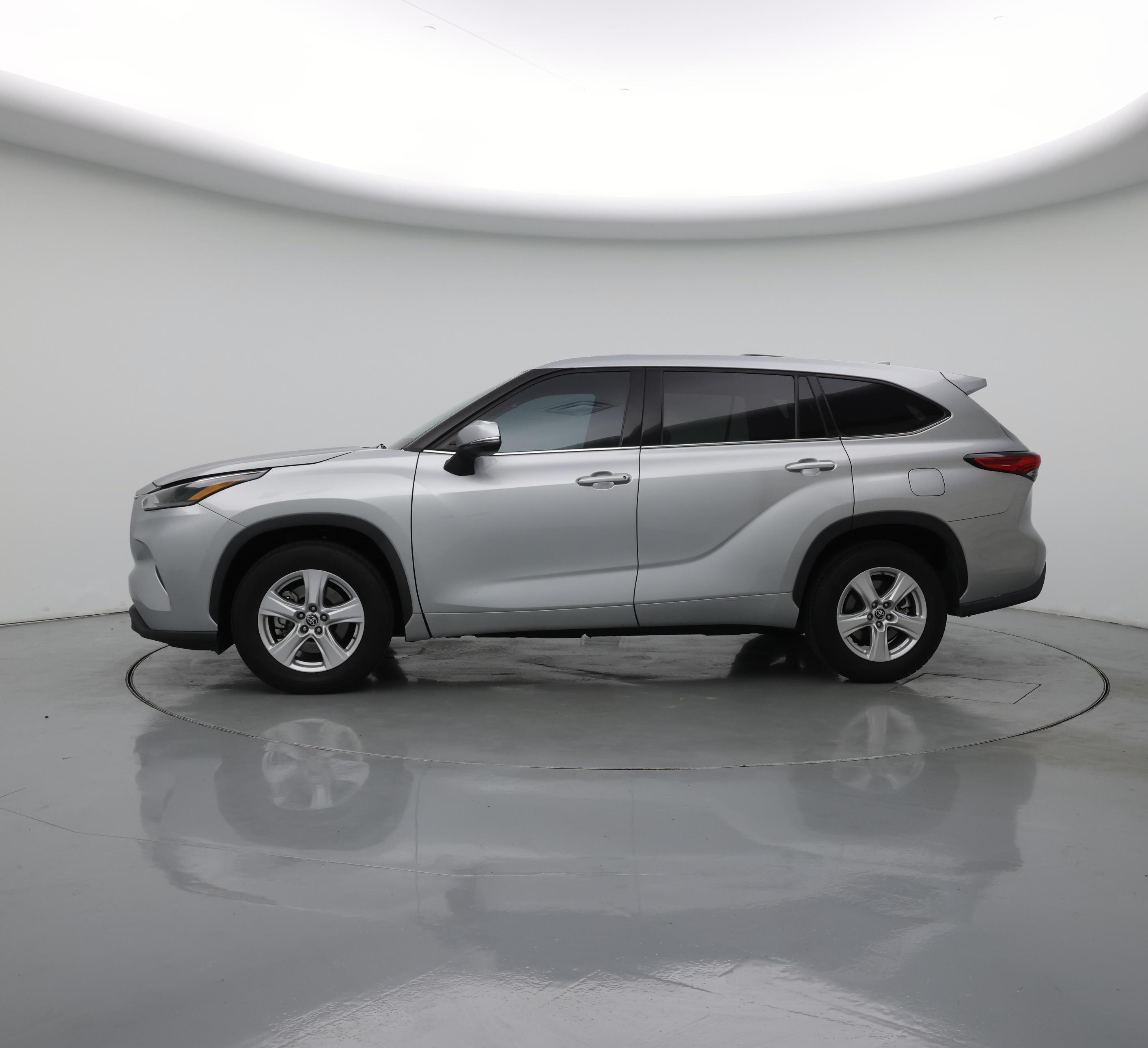 Thumbnail: 2021 Toyota Highlander - 3