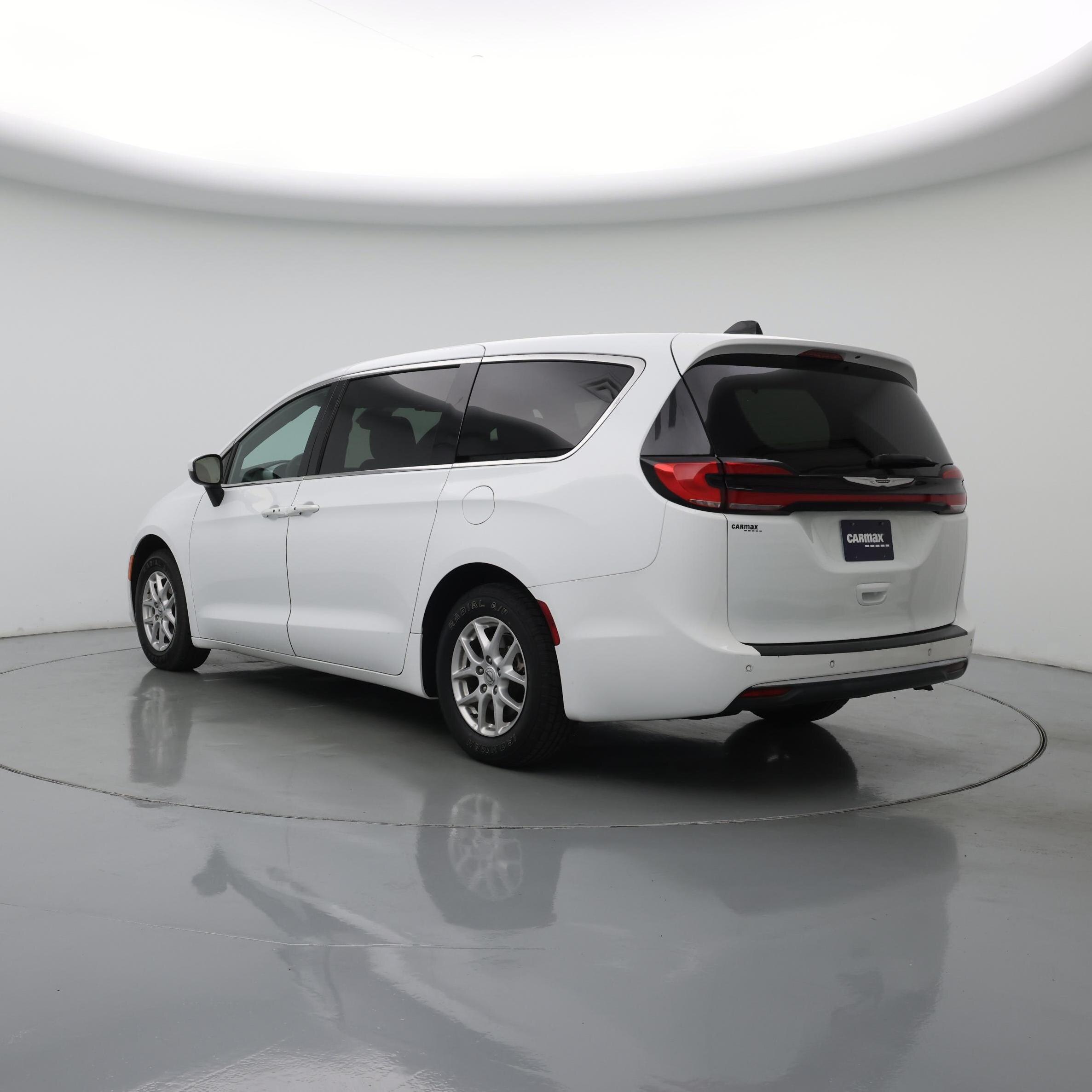 Thumbnail: 2023 Chrysler Pacifica - 2