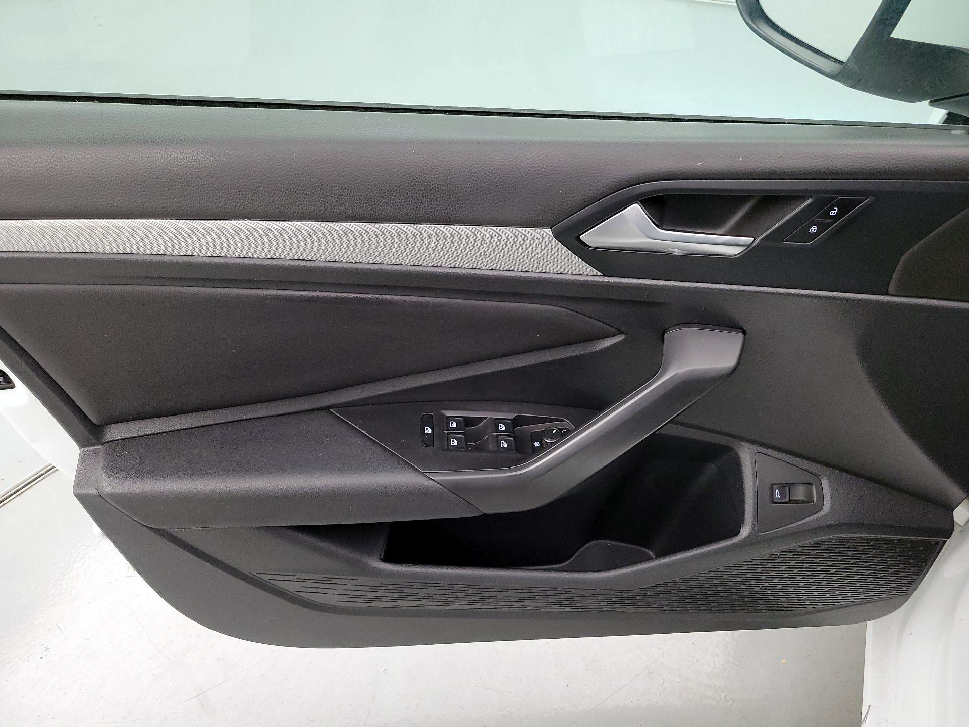 Thumbnail: 2019 Volkswagen Jetta - 12