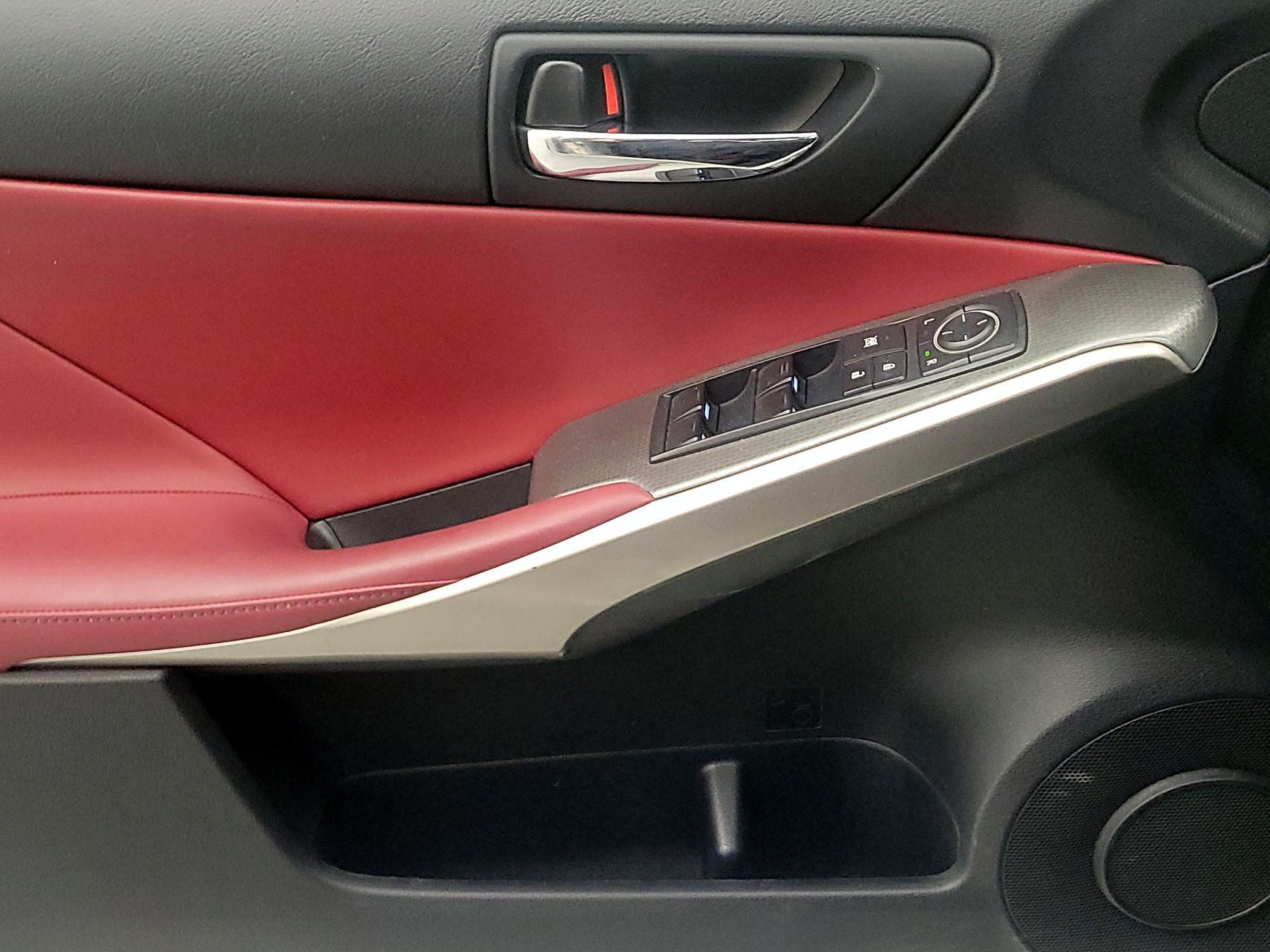 Thumbnail: 2016 Lexus IS - 12
