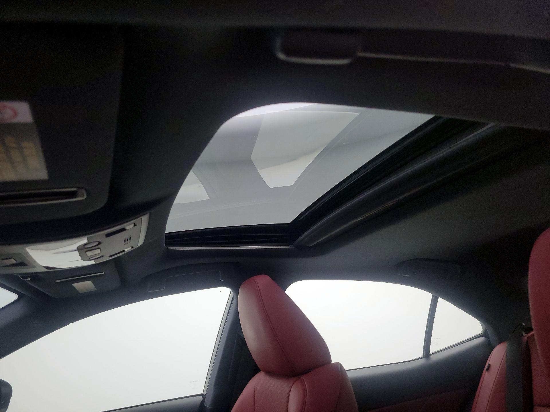 Thumbnail: 2016 Lexus IS - 19