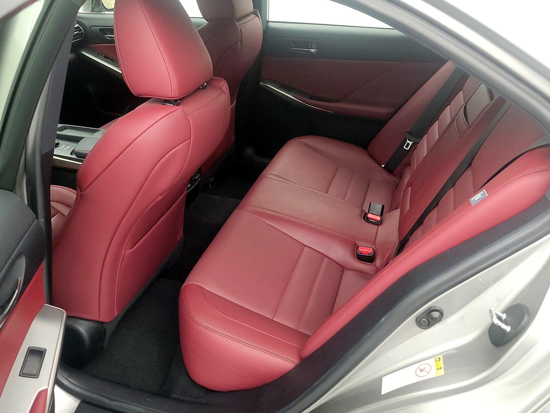 Thumbnail: 2016 Lexus IS - 20