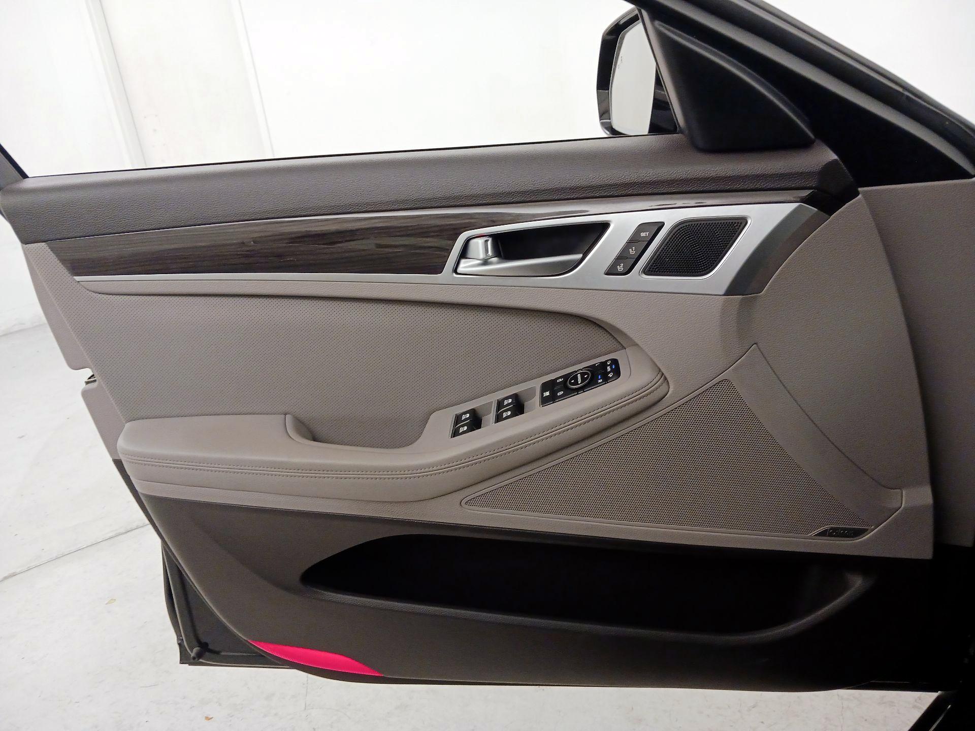 Thumbnail: 2016 Hyundai Genesis - 12