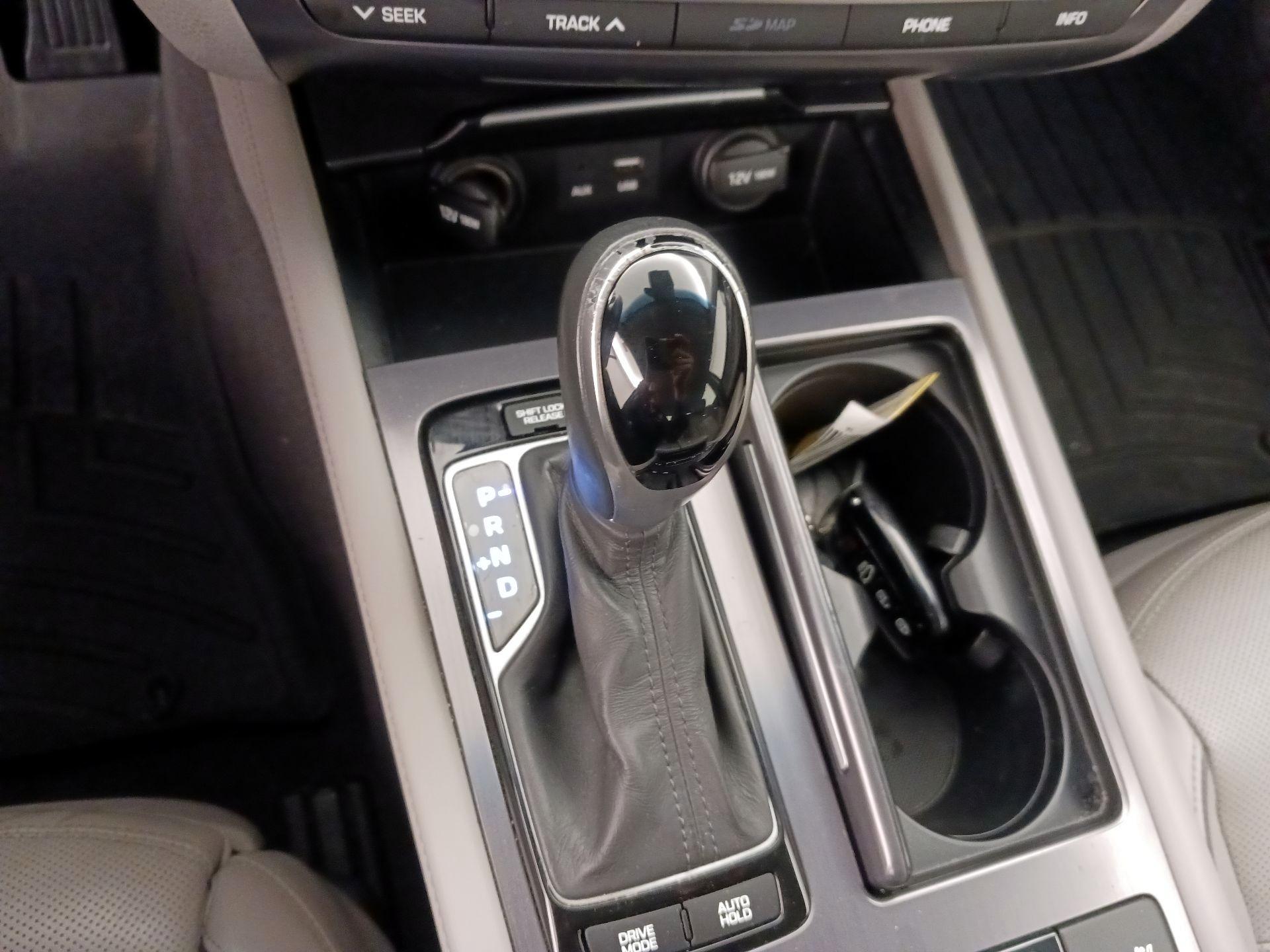 Thumbnail: 2016 Hyundai Genesis - 18