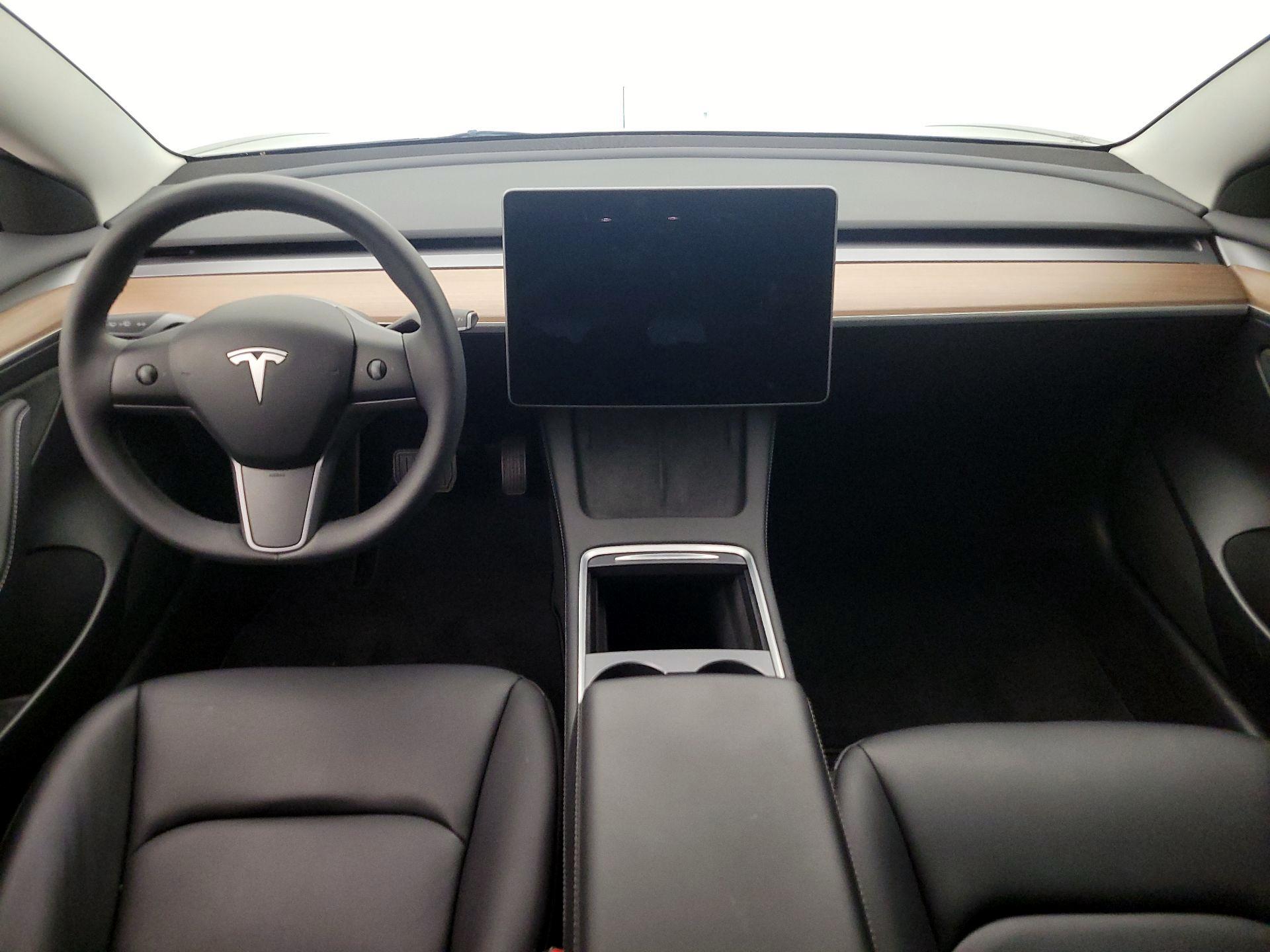 Thumbnail: 2023 Tesla Model 3 - 9