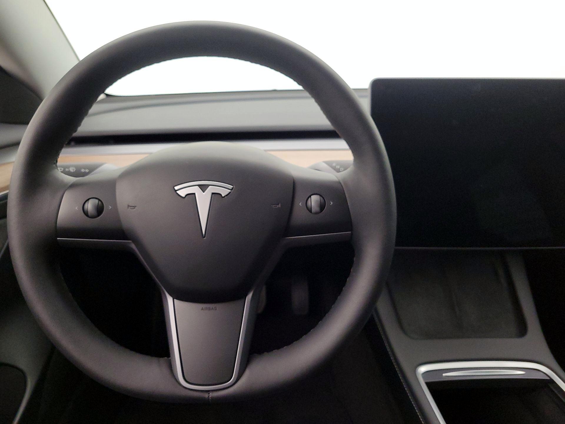 Thumbnail: 2023 Tesla Model 3 - 10
