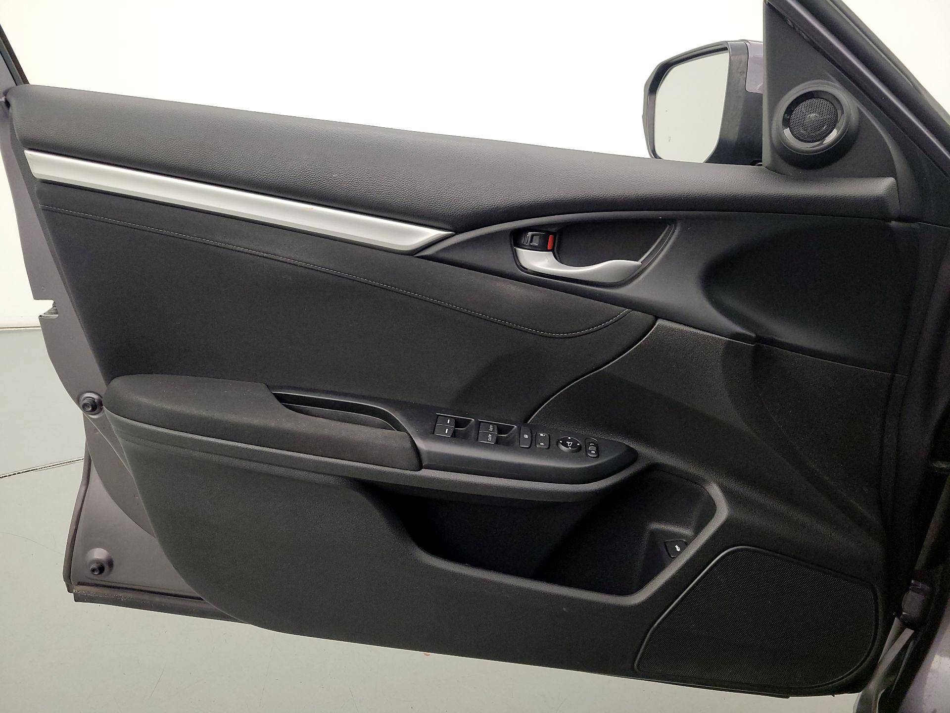 Thumbnail: 2017 Honda Civic - 12