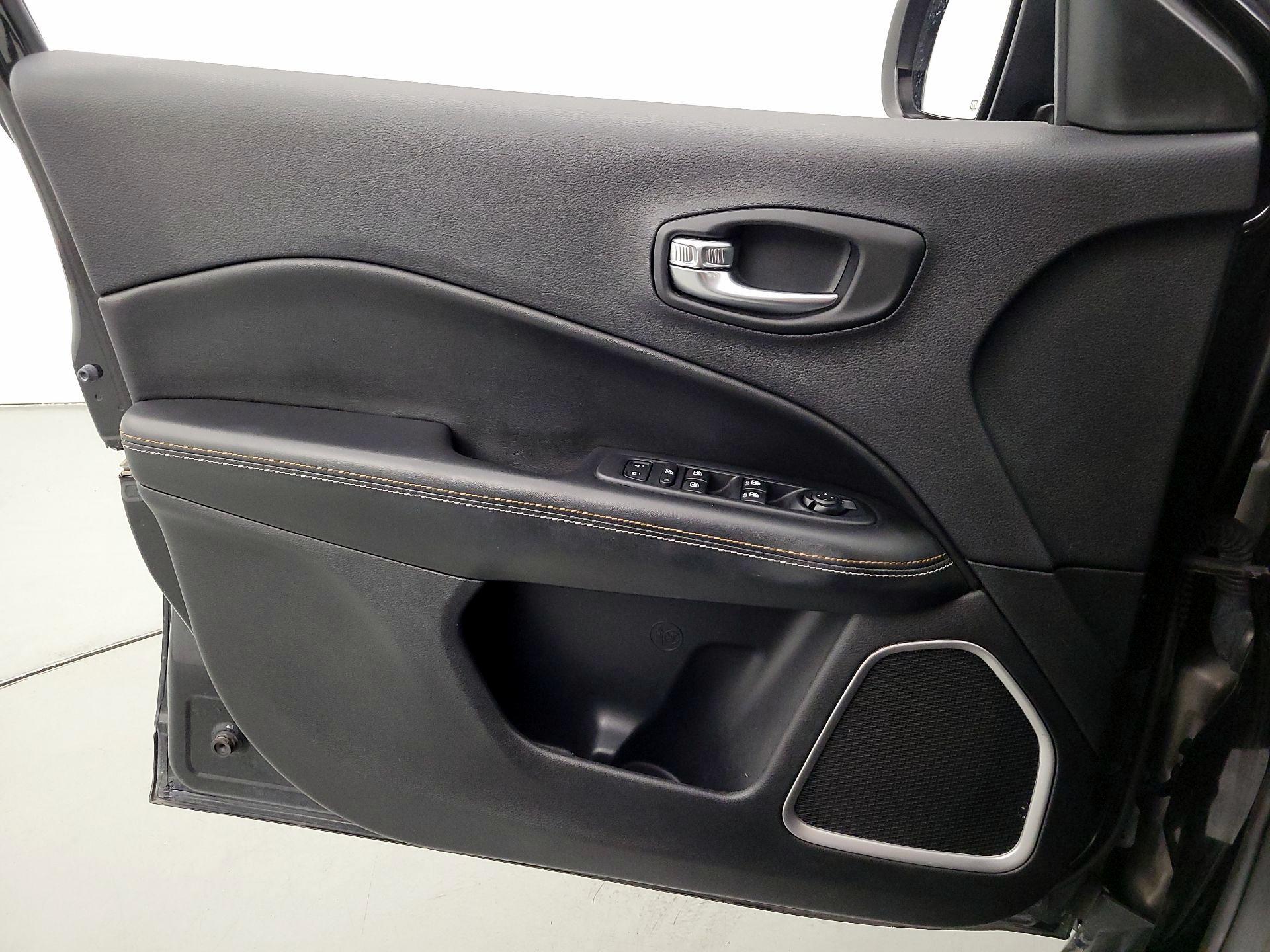Thumbnail: 2019 Jeep Compass - 12