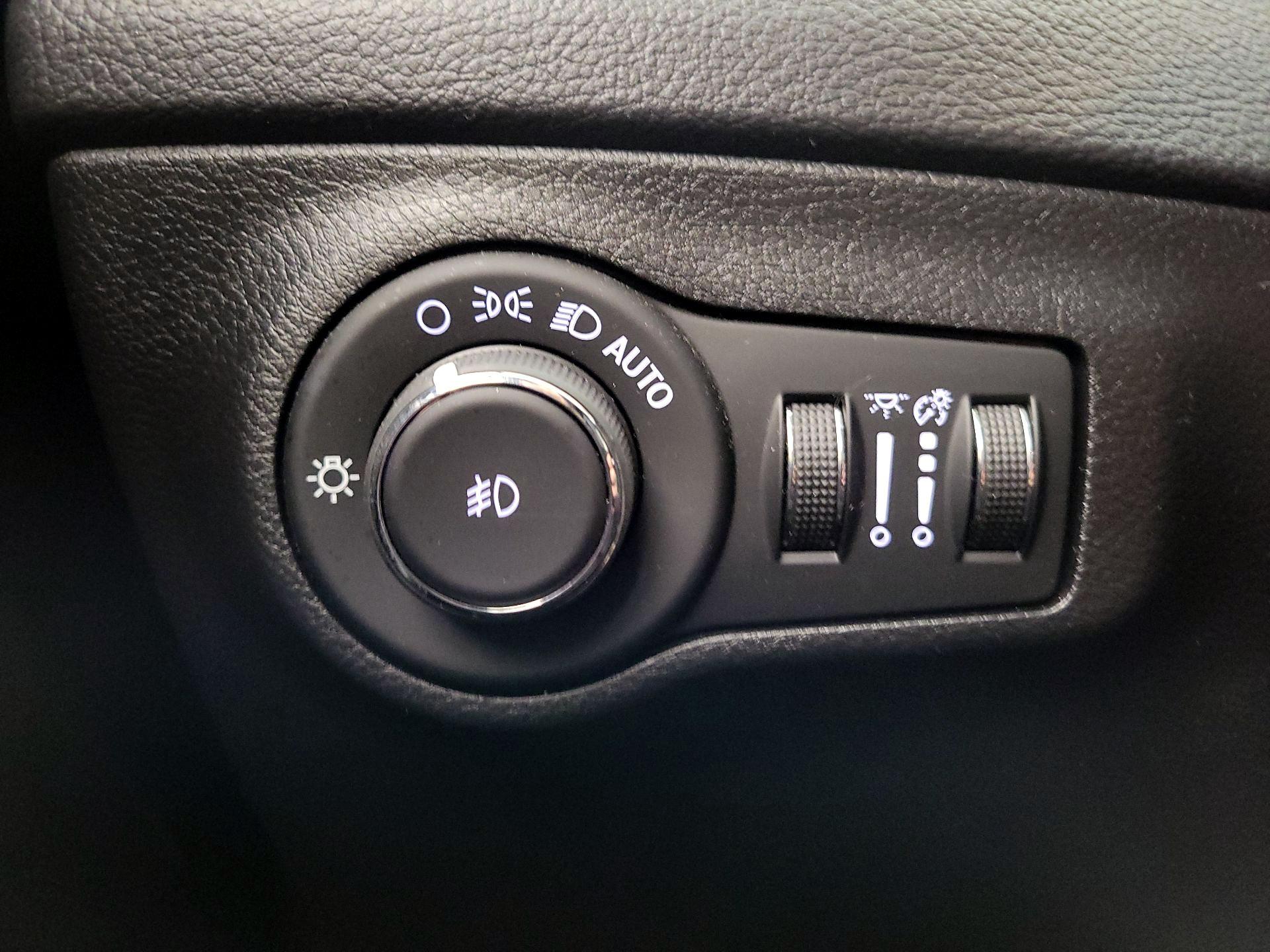 Thumbnail: 2019 Jeep Compass - 14
