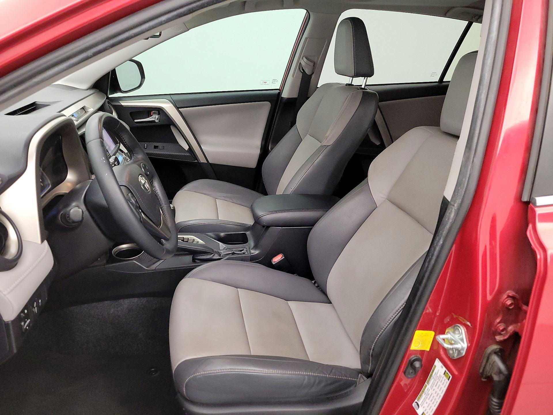 Thumbnail: 2015 Toyota RAV4 - 11