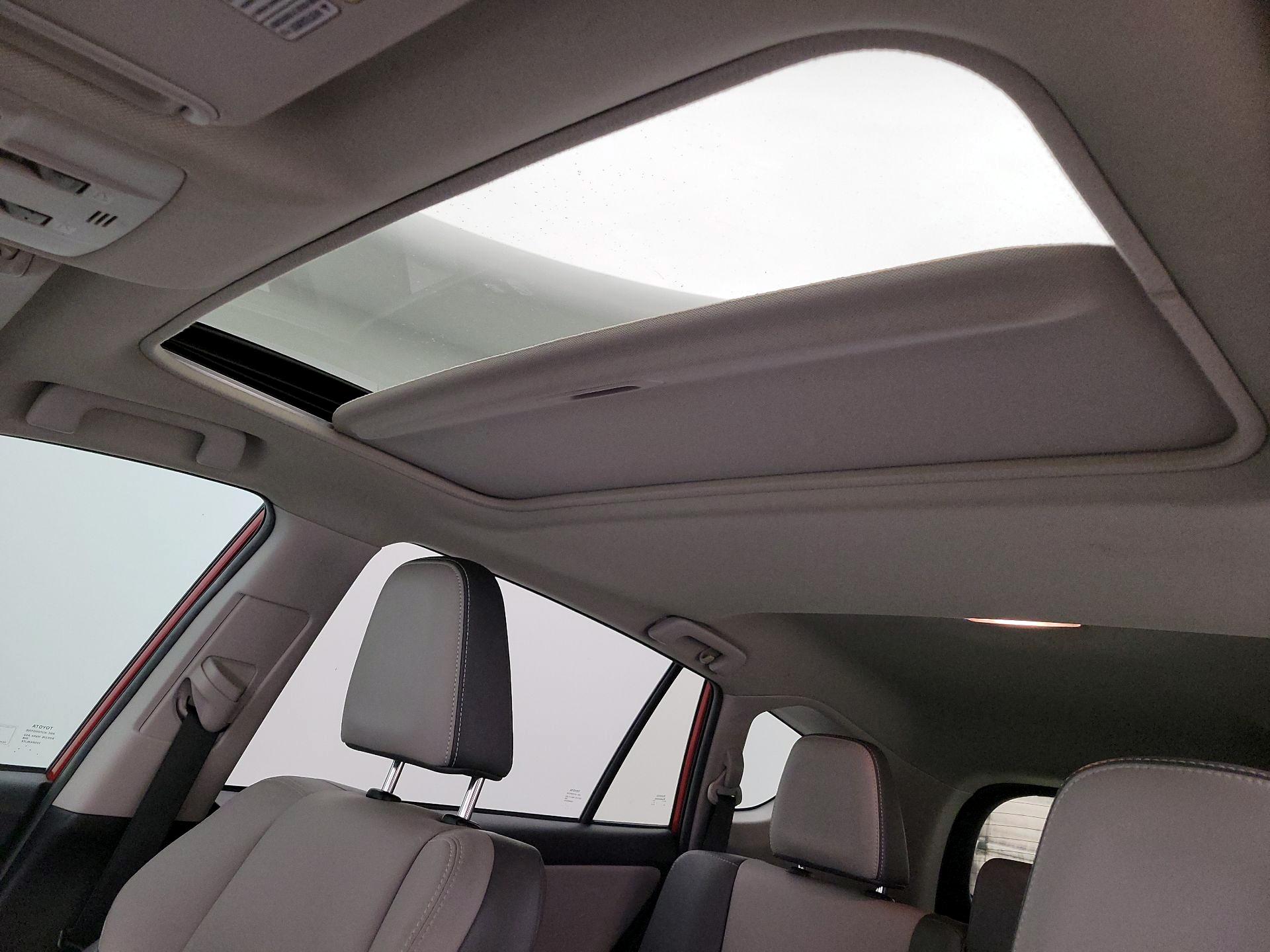 Thumbnail: 2015 Toyota RAV4 - 20