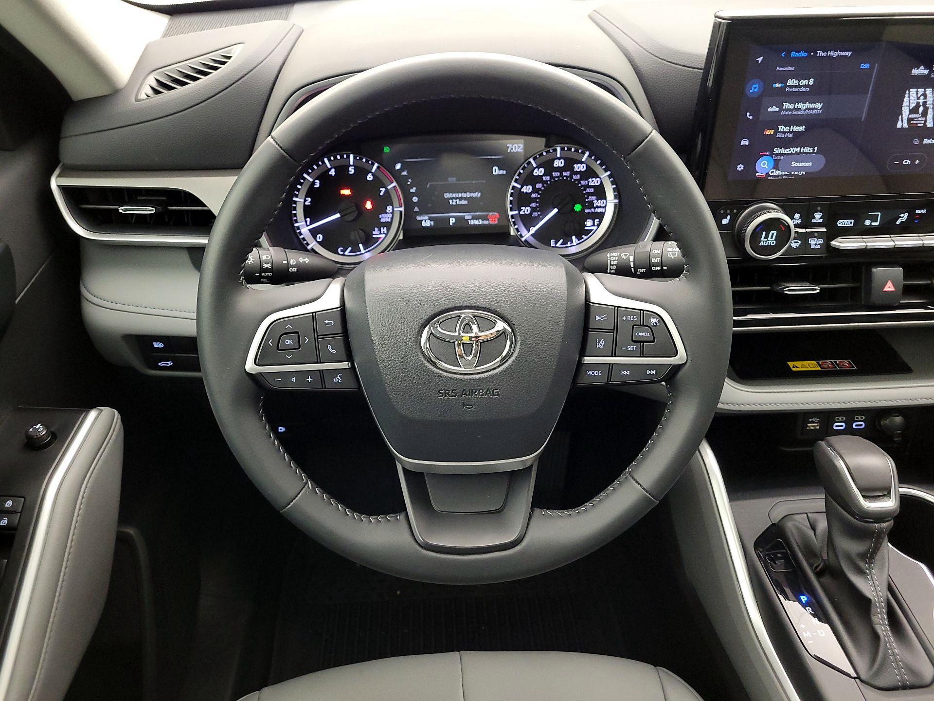 Thumbnail: 2025 Toyota Highlander - 10