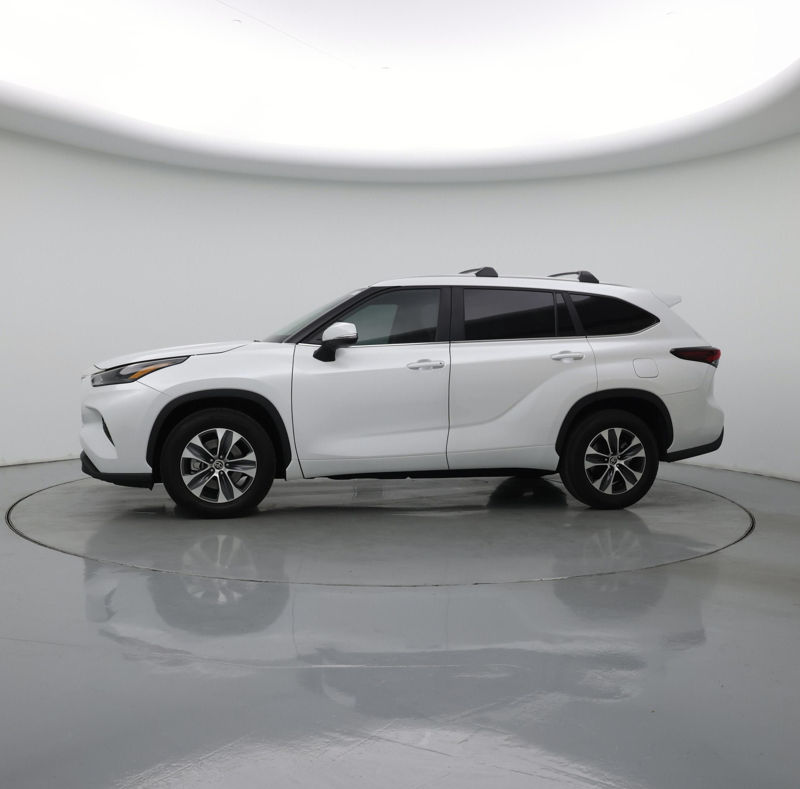 Thumbnail: 2025 Toyota Highlander - 3