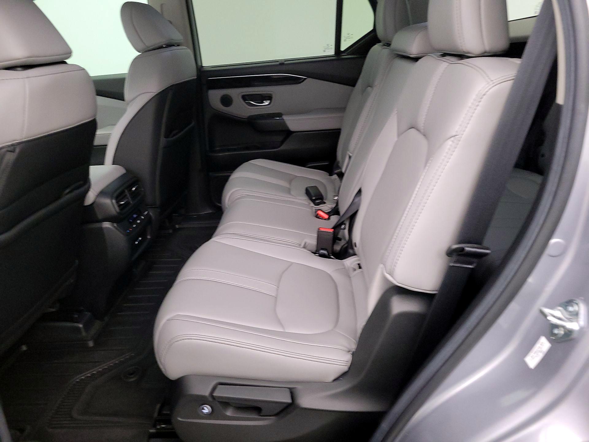 Thumbnail: 2025 Honda Pilot - 19