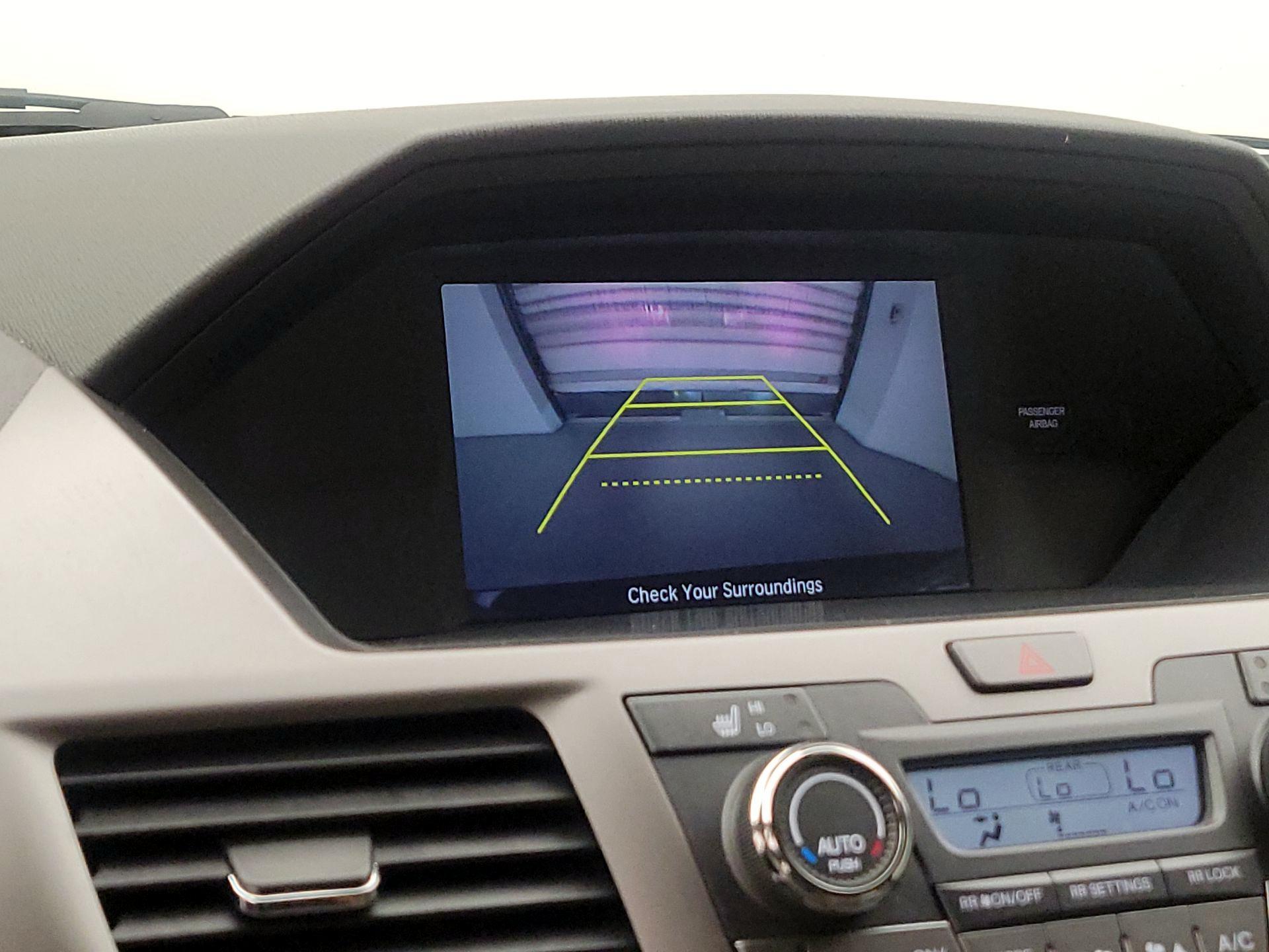 Thumbnail: 2016 Honda Odyssey - 14