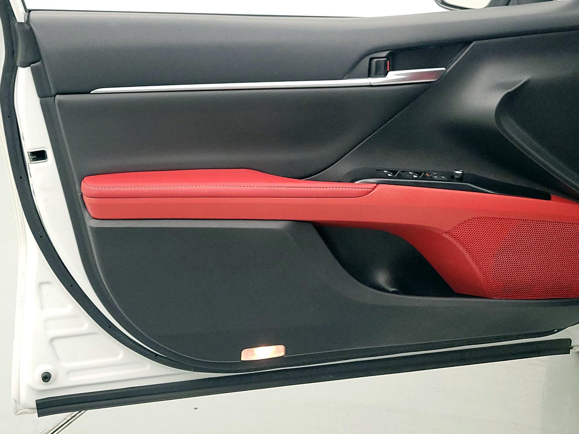 Thumbnail: 2019 Toyota Camry - 12