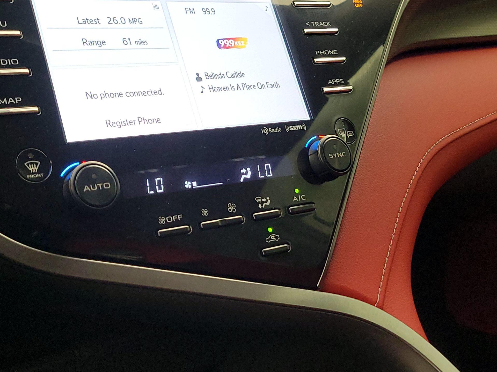 Thumbnail: 2019 Toyota Camry - 16