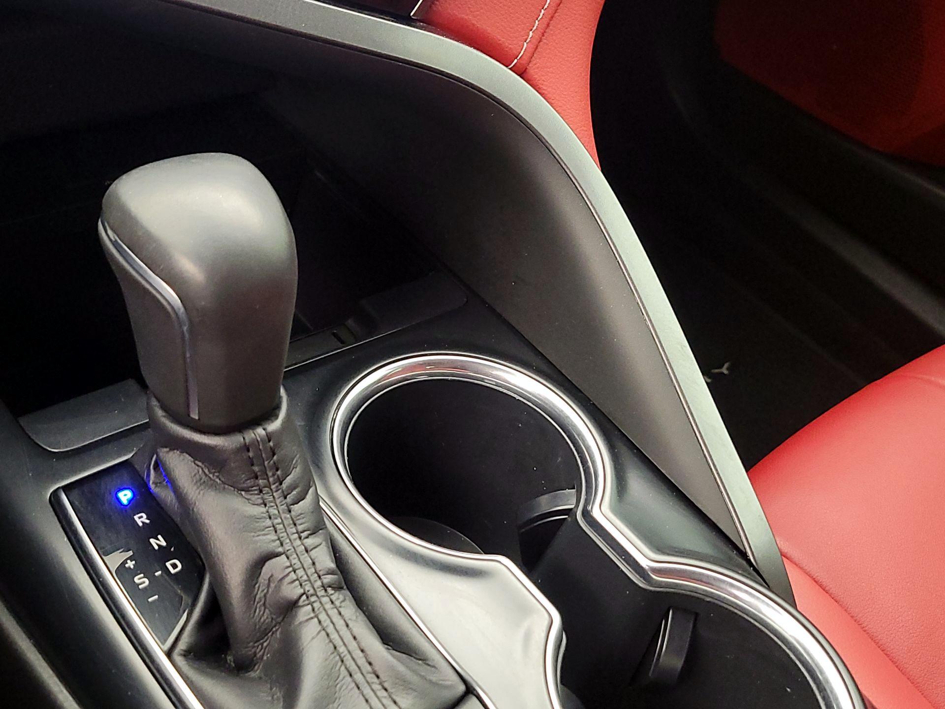 Thumbnail: 2019 Toyota Camry - 17