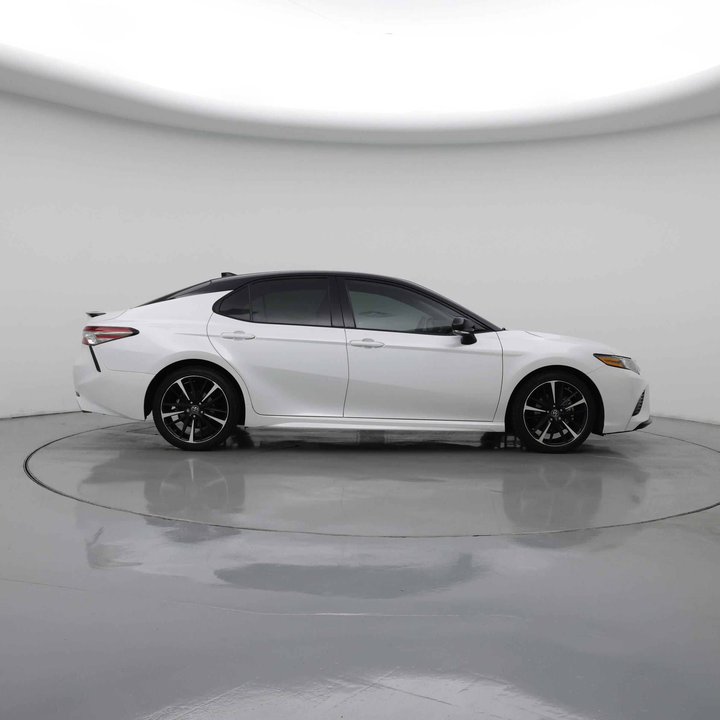 Thumbnail: 2019 Toyota Camry - 7