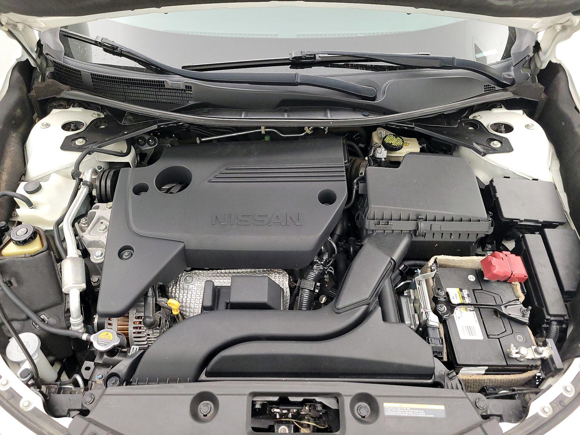 Thumbnail: 2015 Nissan Altima - 20