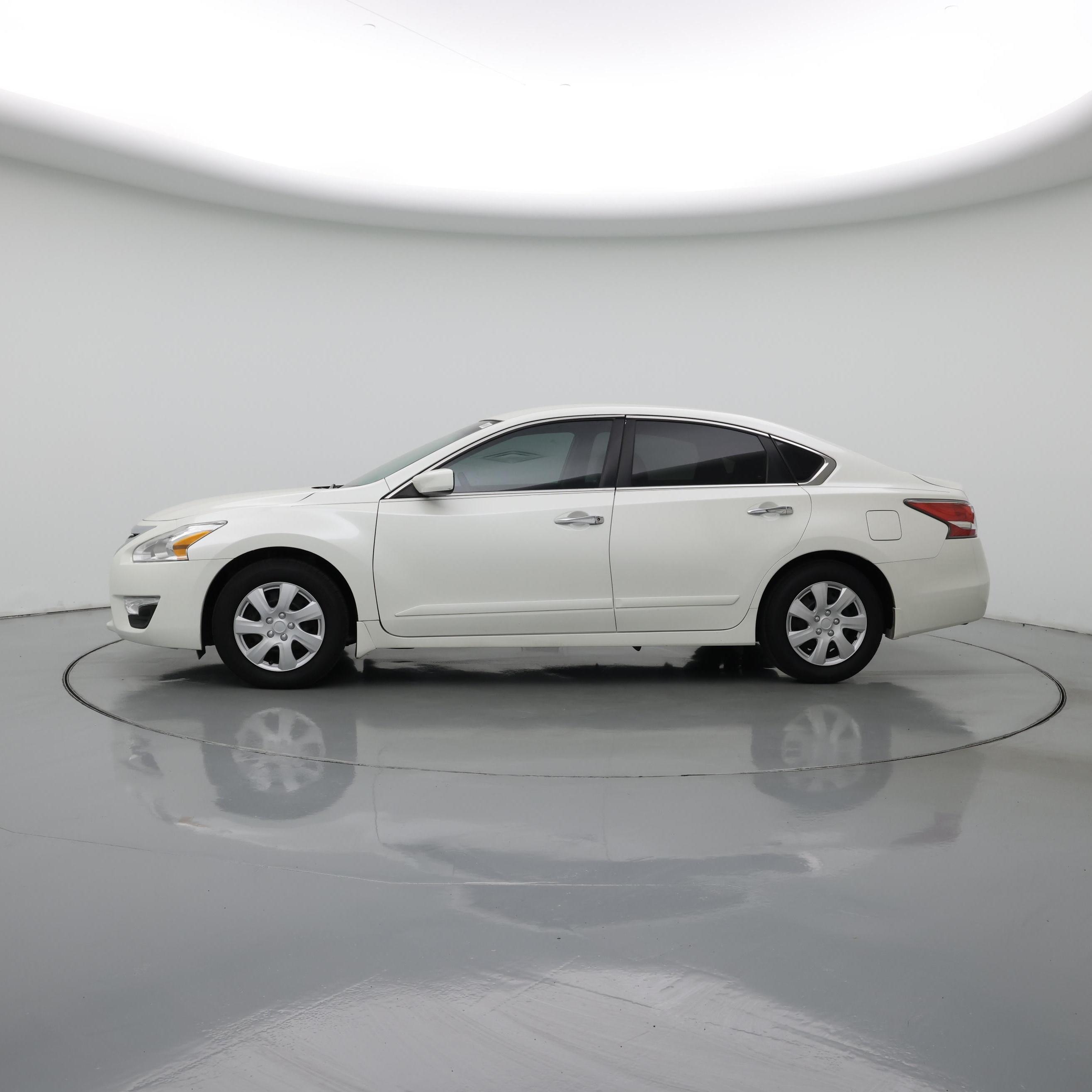 Thumbnail: 2015 Nissan Altima - 3