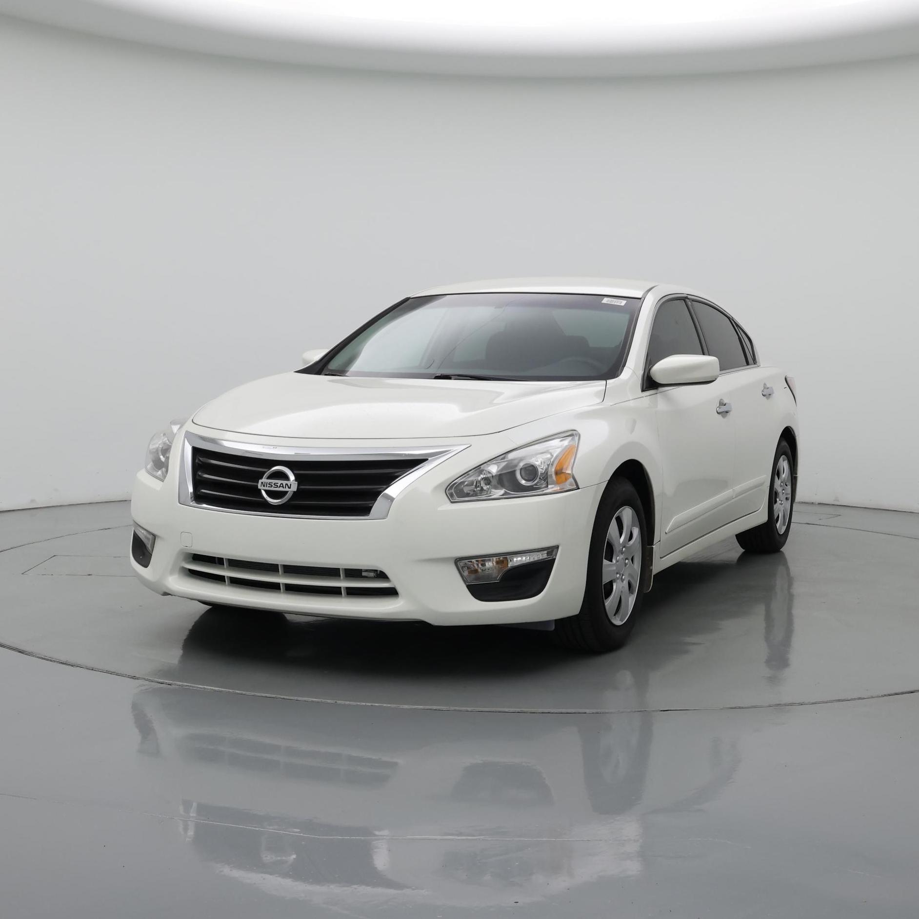 Thumbnail: 2015 Nissan Altima - 4