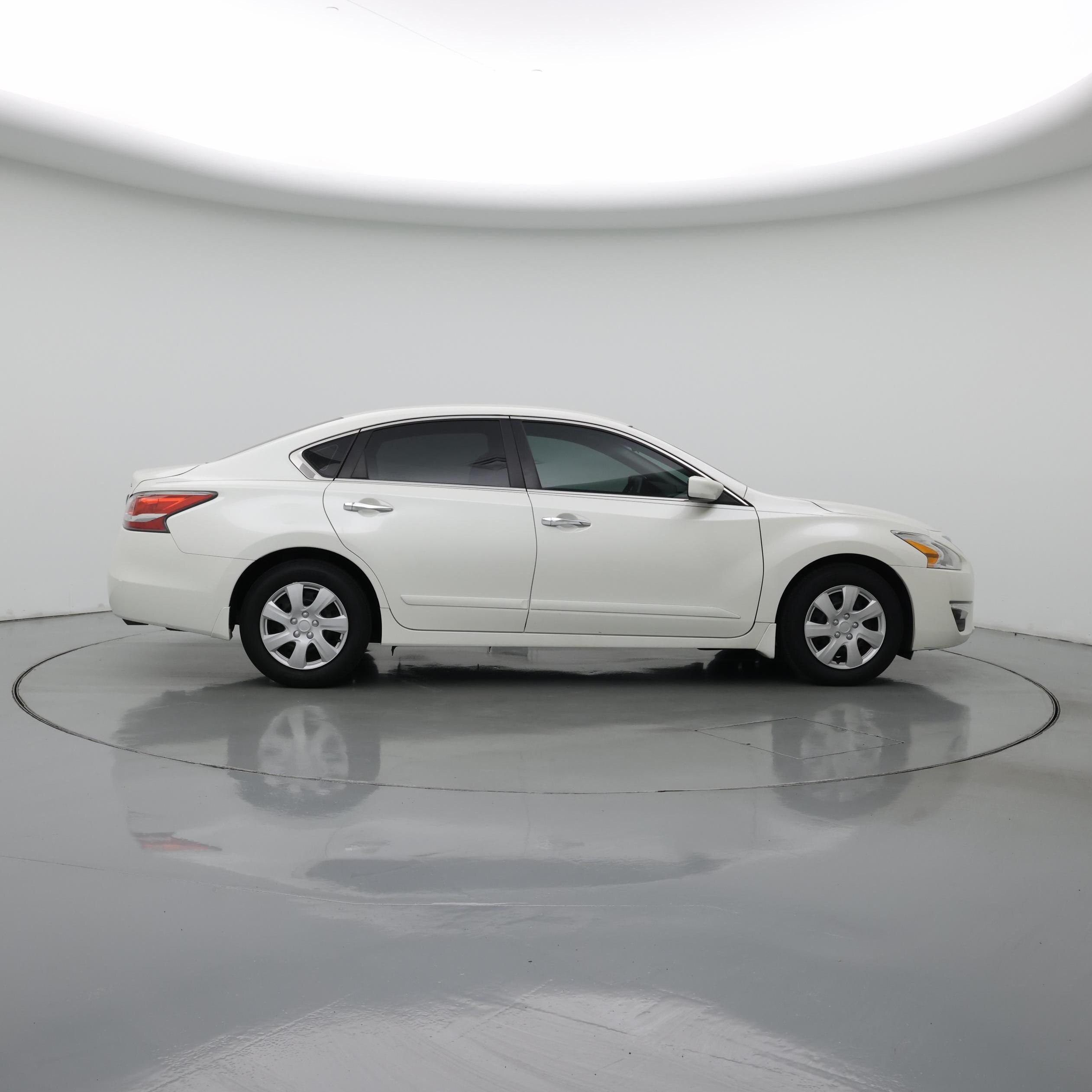 Thumbnail: 2015 Nissan Altima - 7