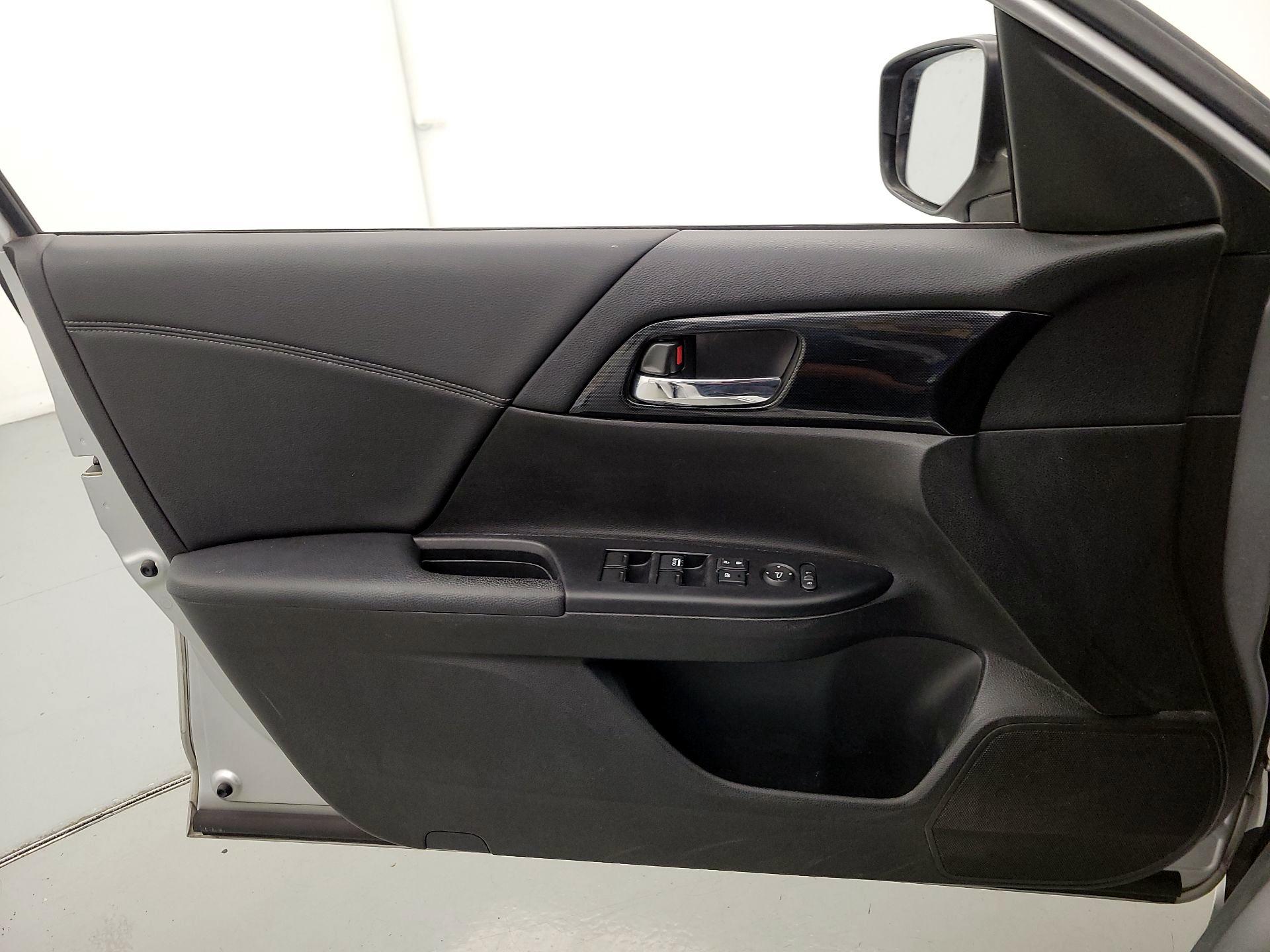 Thumbnail: 2015 Honda Accord - 12