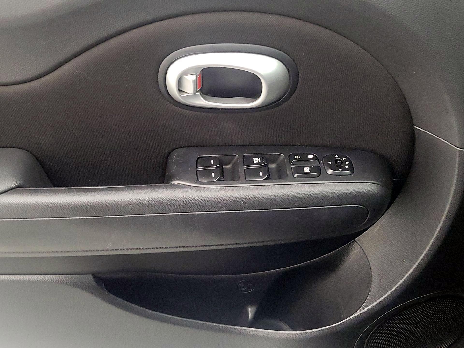 Thumbnail: 2015 Kia Soul - 12