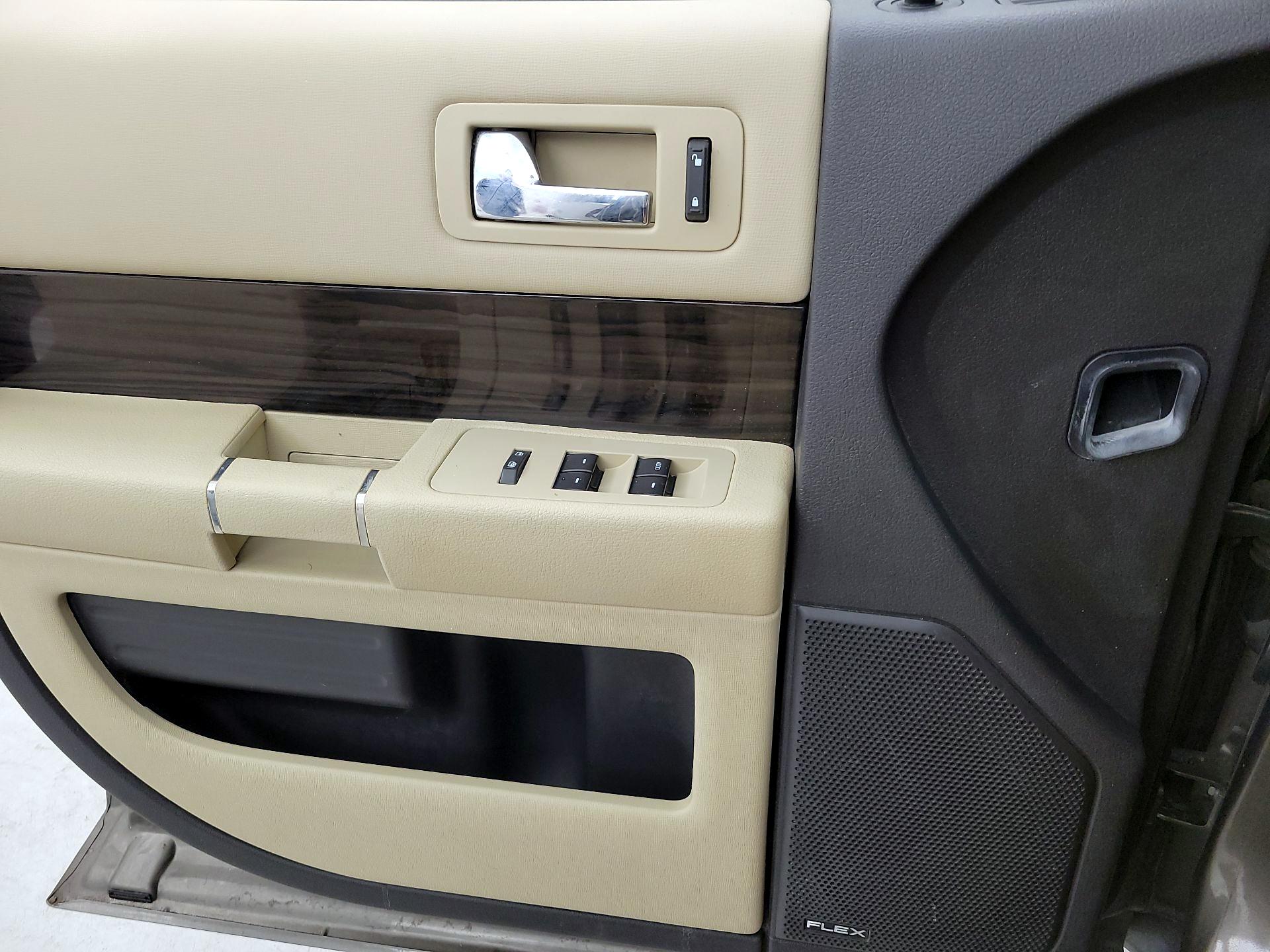 Thumbnail: 2014 Ford Flex - 12