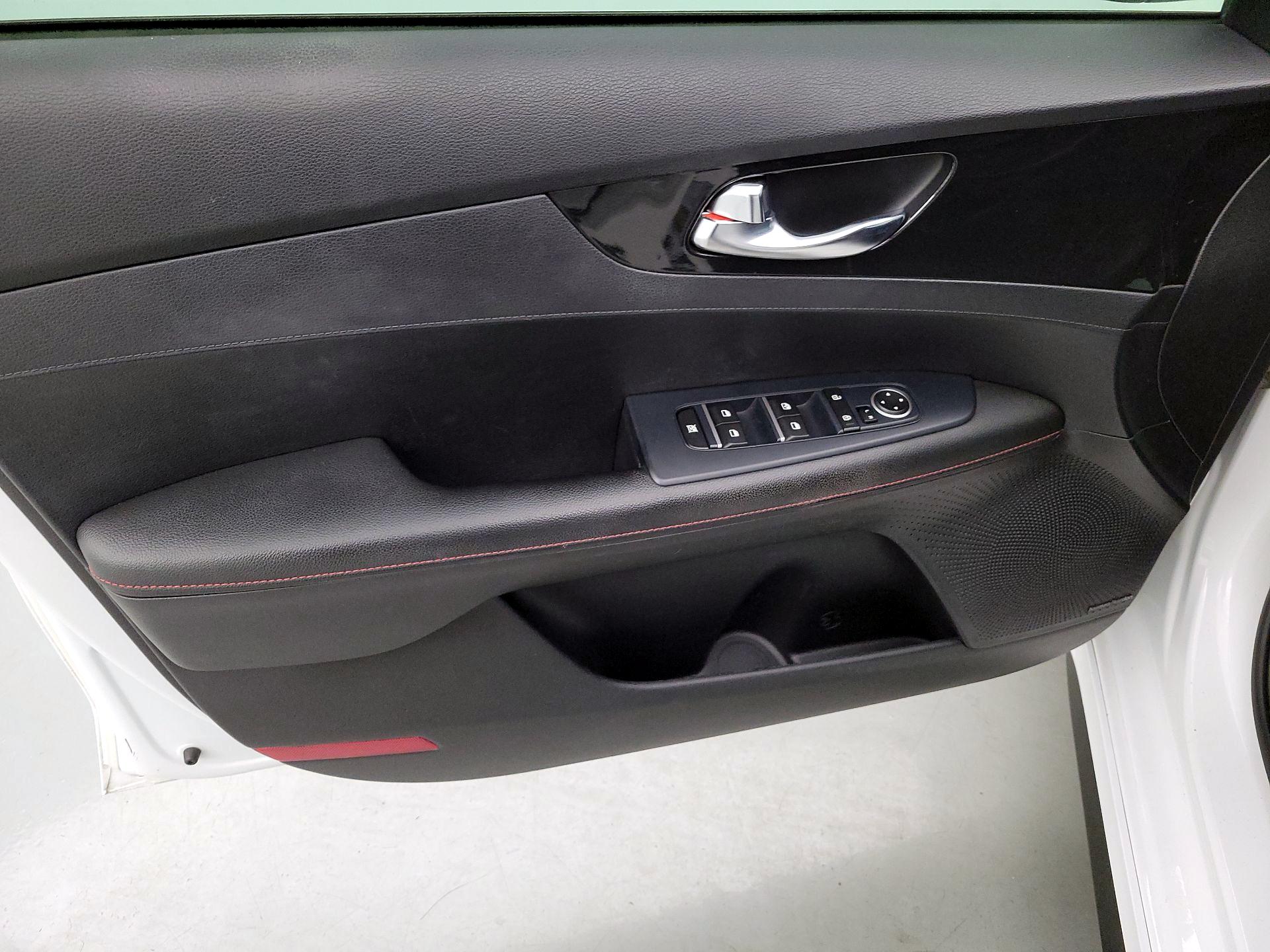 Thumbnail: 2020 Kia Forte - 12