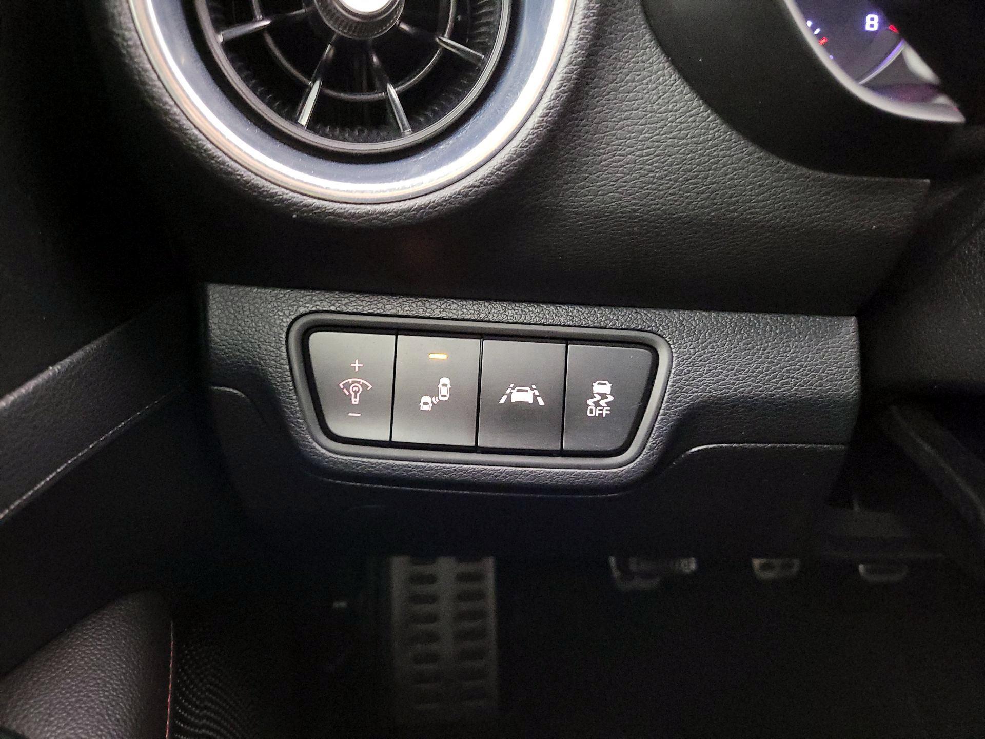 Thumbnail: 2020 Kia Forte - 13
