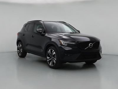 2025 Volvo XC40 B5 Plus Dark Theme
